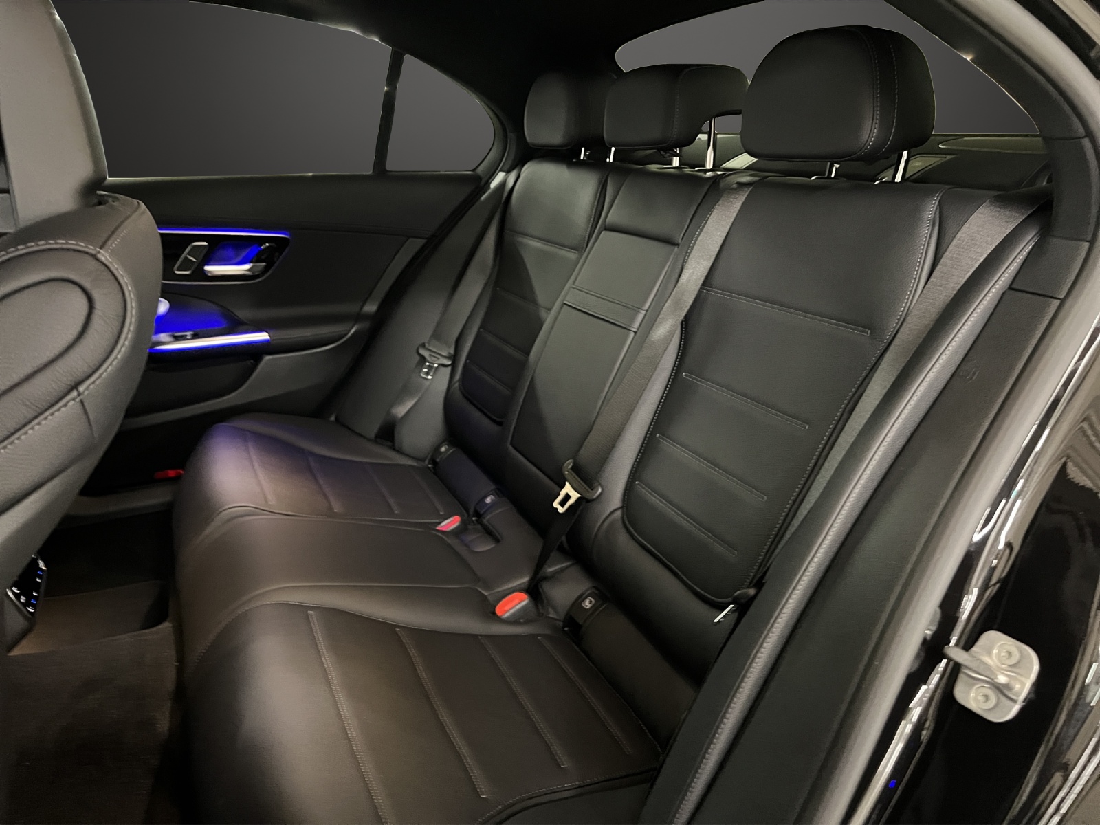 MERCEDES-BENZ C 200 4 Matic-image-14