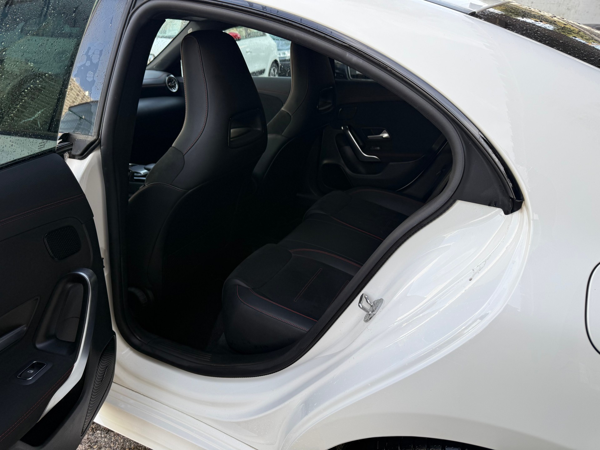 MERCEDES-BENZ CLA 220 d AMG Line 8G-DCT-image-9