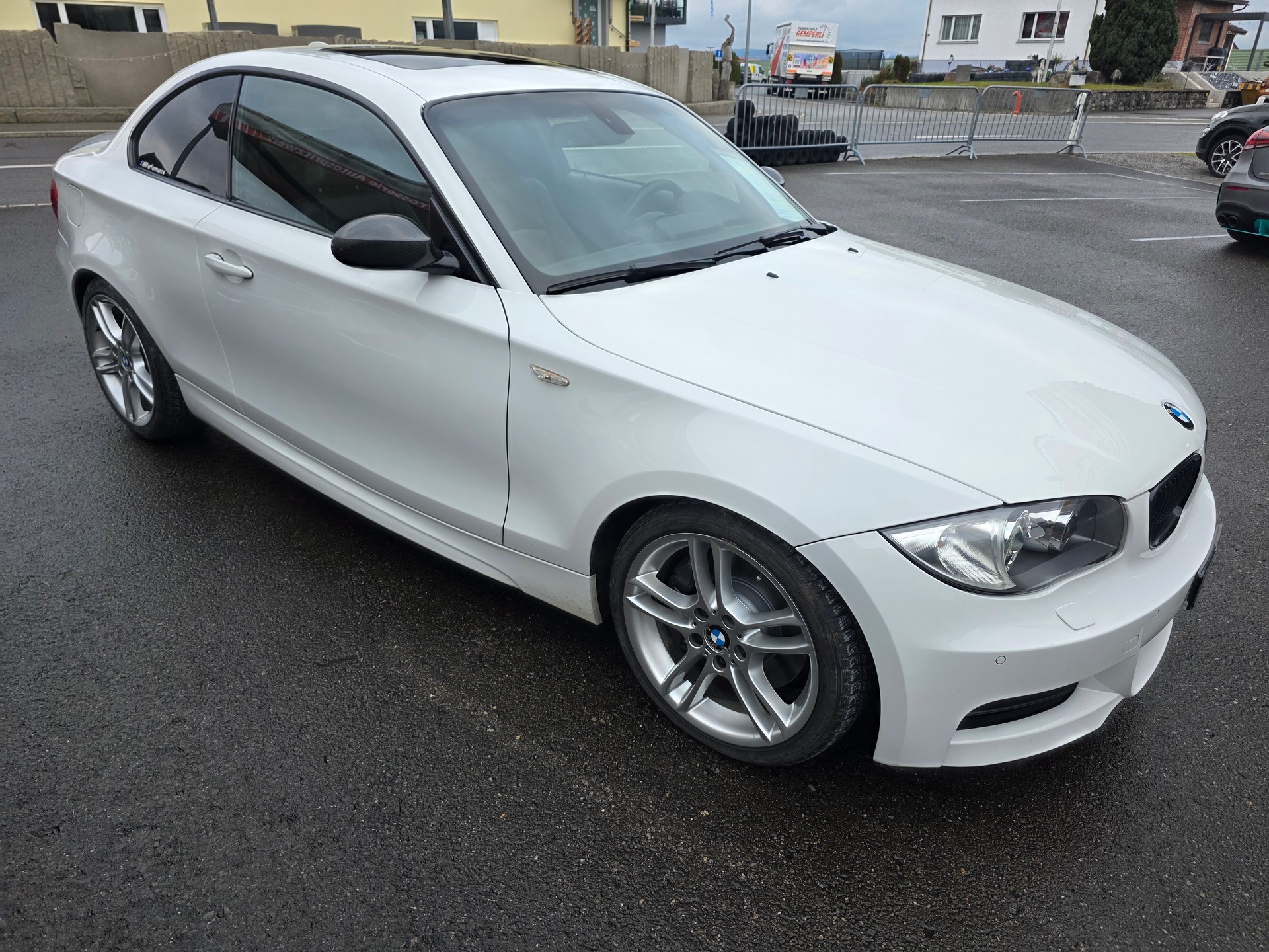 BMW 135i Coupé-image-3
