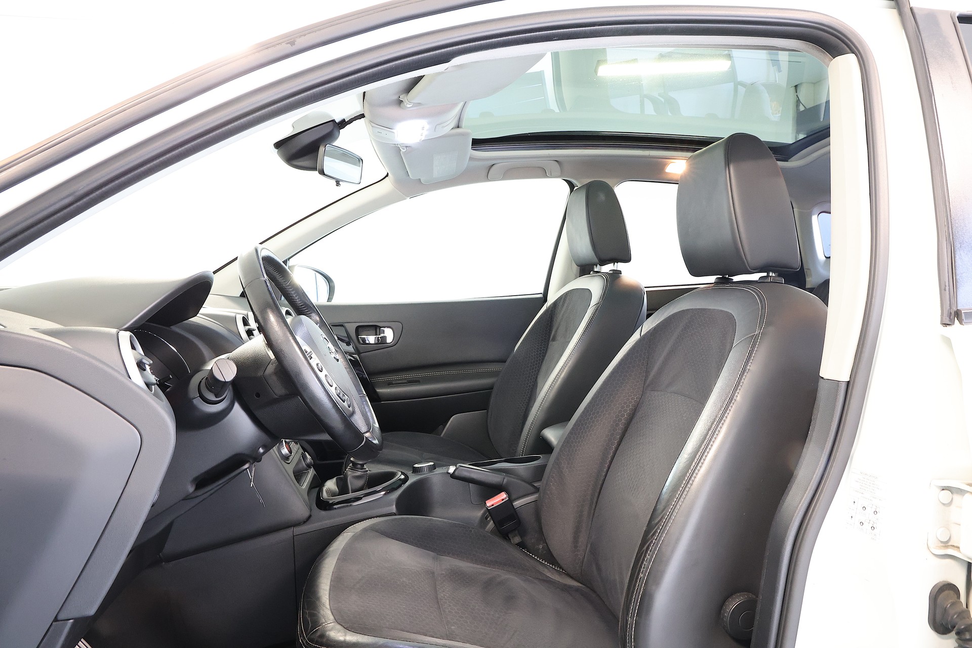 NISSAN Qashqai 1.6 dCi iStop 4WD 360-image-6