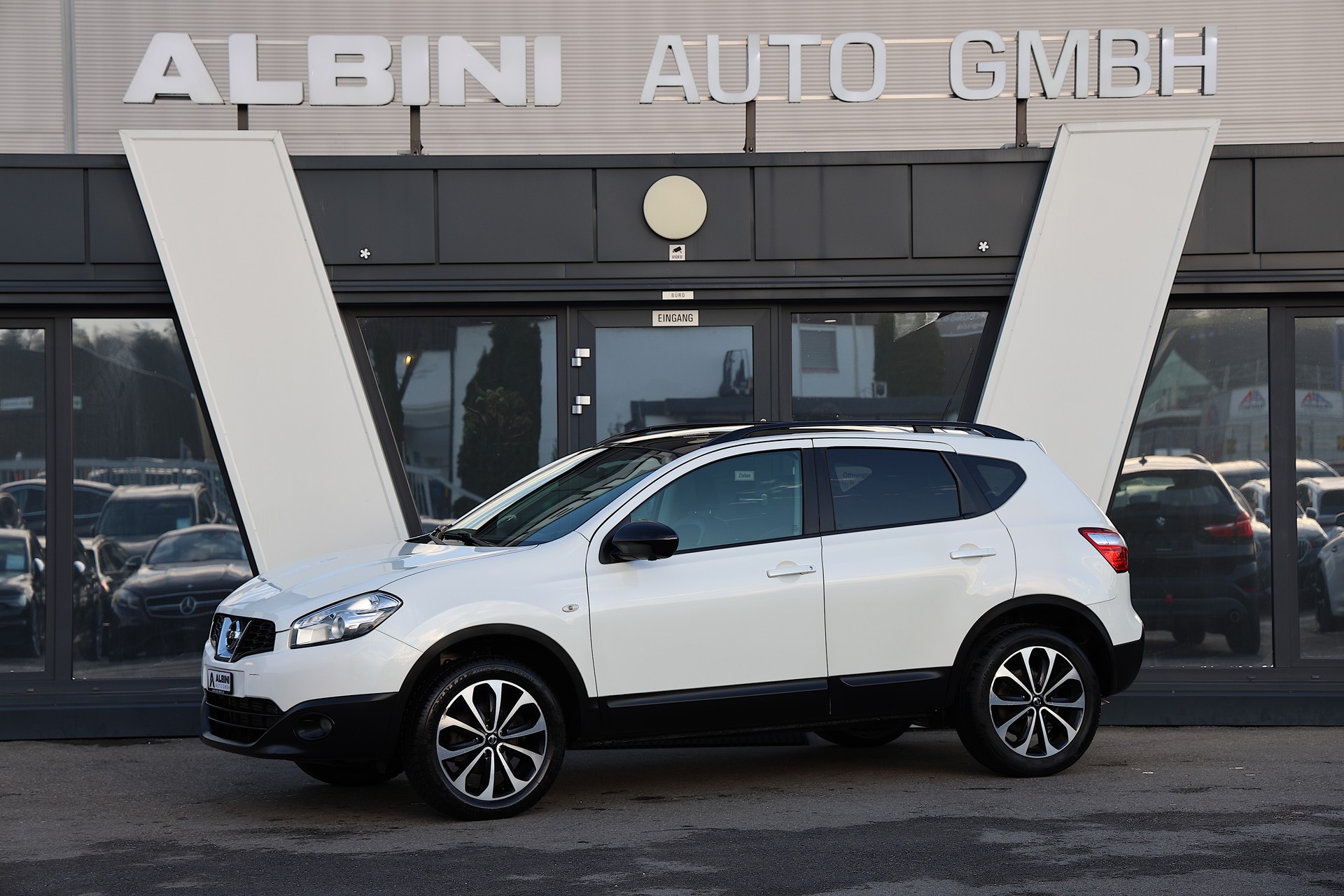 NISSAN Qashqai 1.6 dCi iStop 4WD 360-image-0