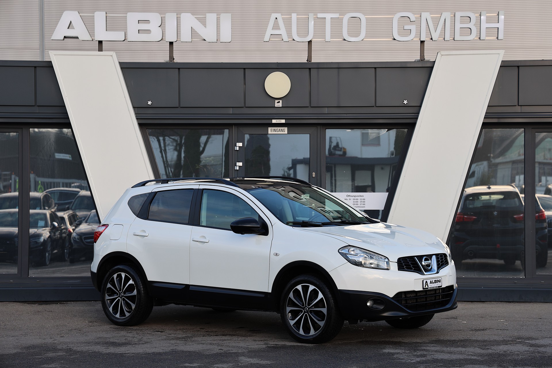 NISSAN Qashqai 1.6 dCi iStop 4WD 360-image-1