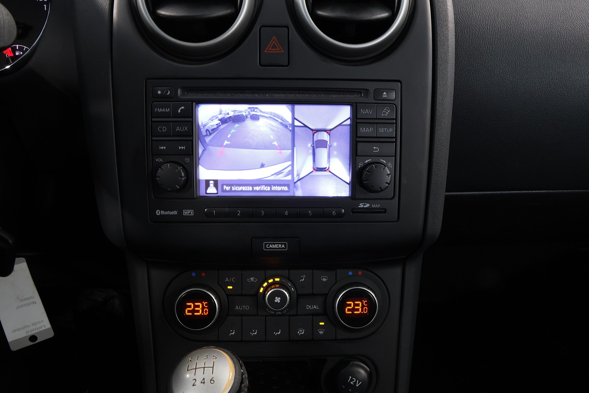 NISSAN Qashqai 1.6 dCi iStop 4WD 360-image-10