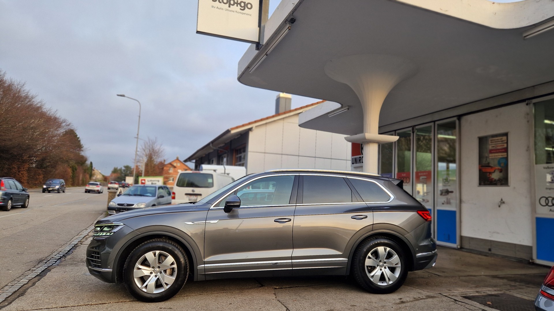 VW Touareg 3.0 TDI Atmosphere Tiptronic-image-2