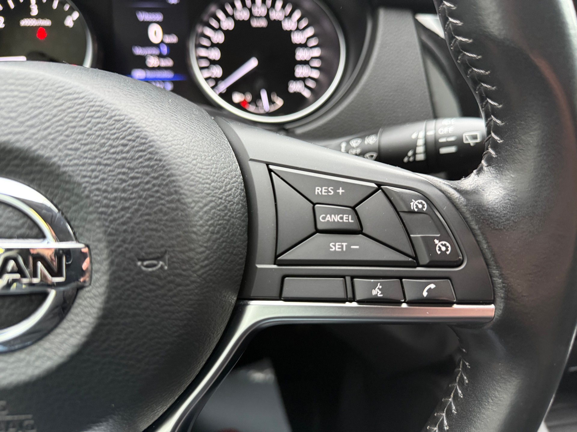NISSAN Qashqai 1.7 dCi tekna Xtronic ALL-MODE 4x4-image-14