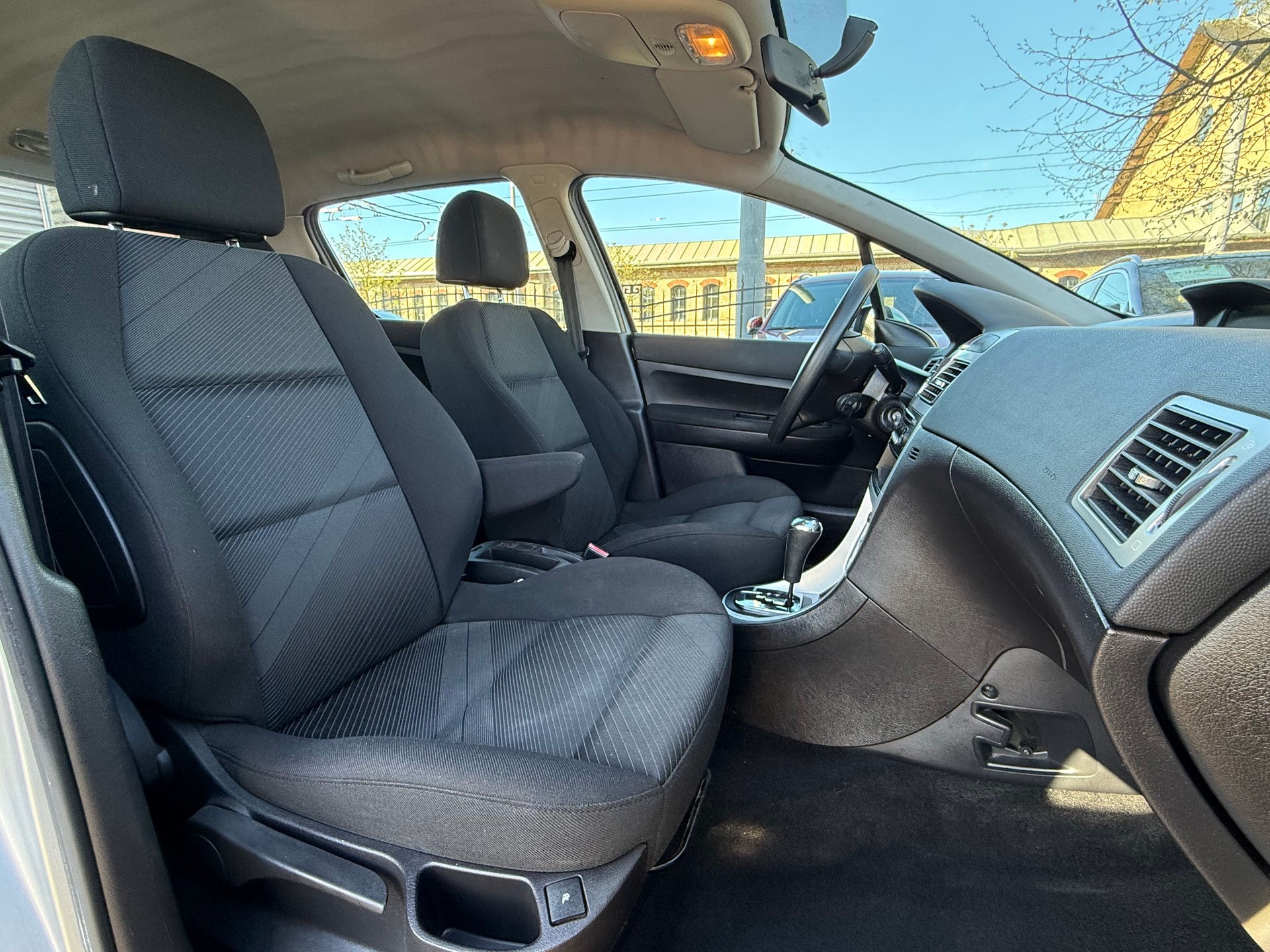 PEUGEOT 307 2.0 16V XS-image-12