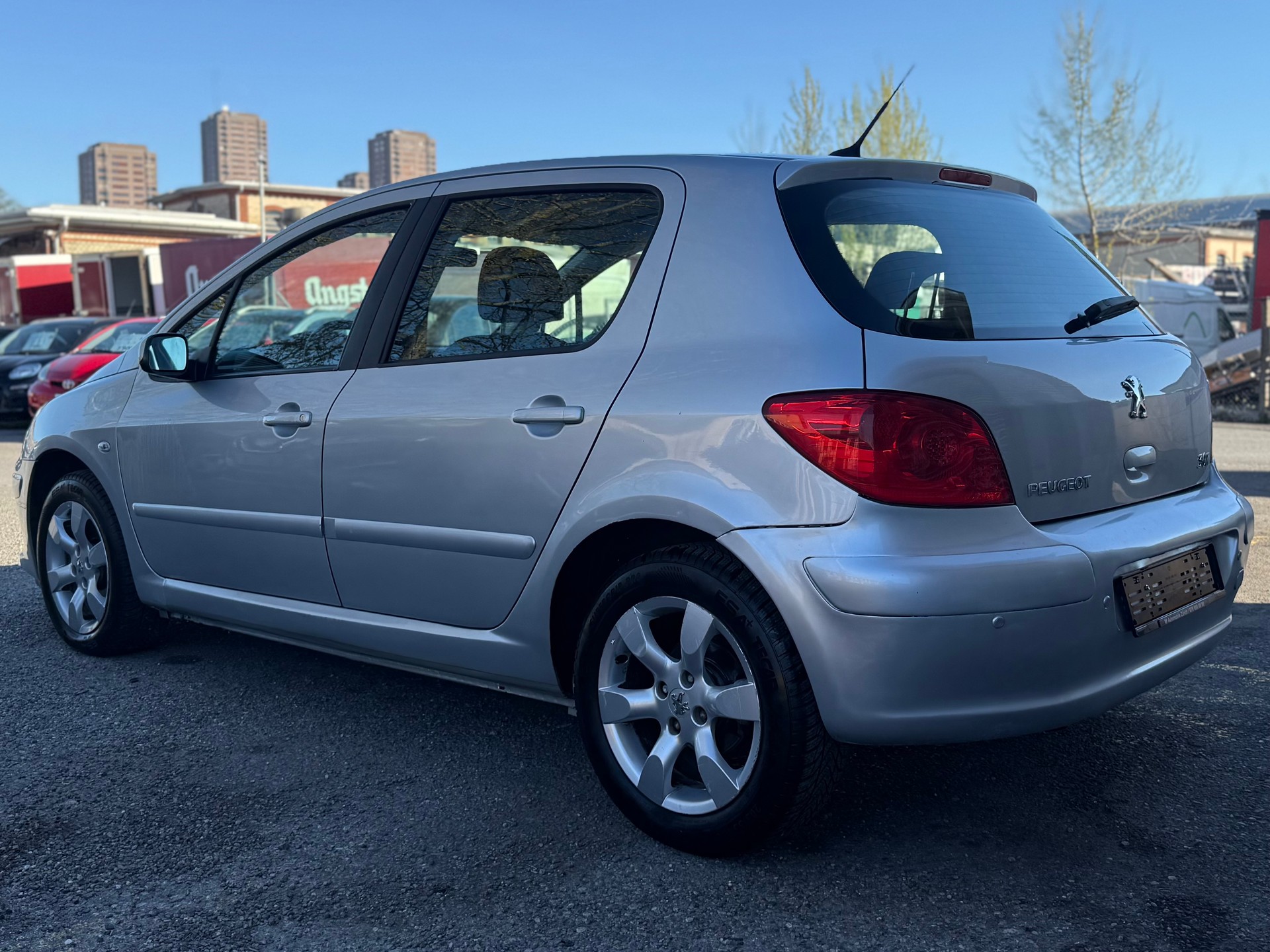 PEUGEOT 307 2.0 16V XS-image-7