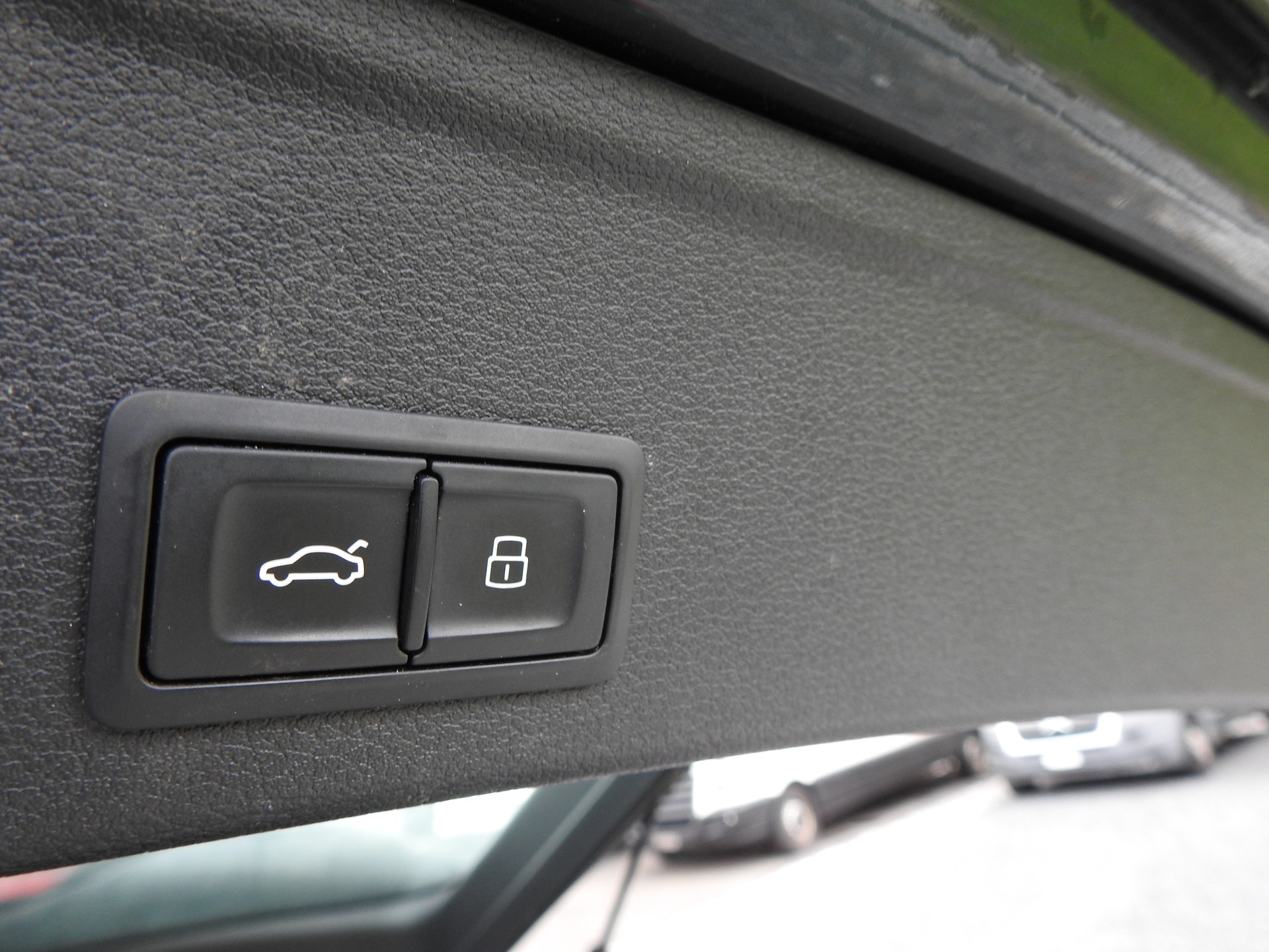 AUDI A4 allroad 3.0 TDI quattro S-tronic-image-10