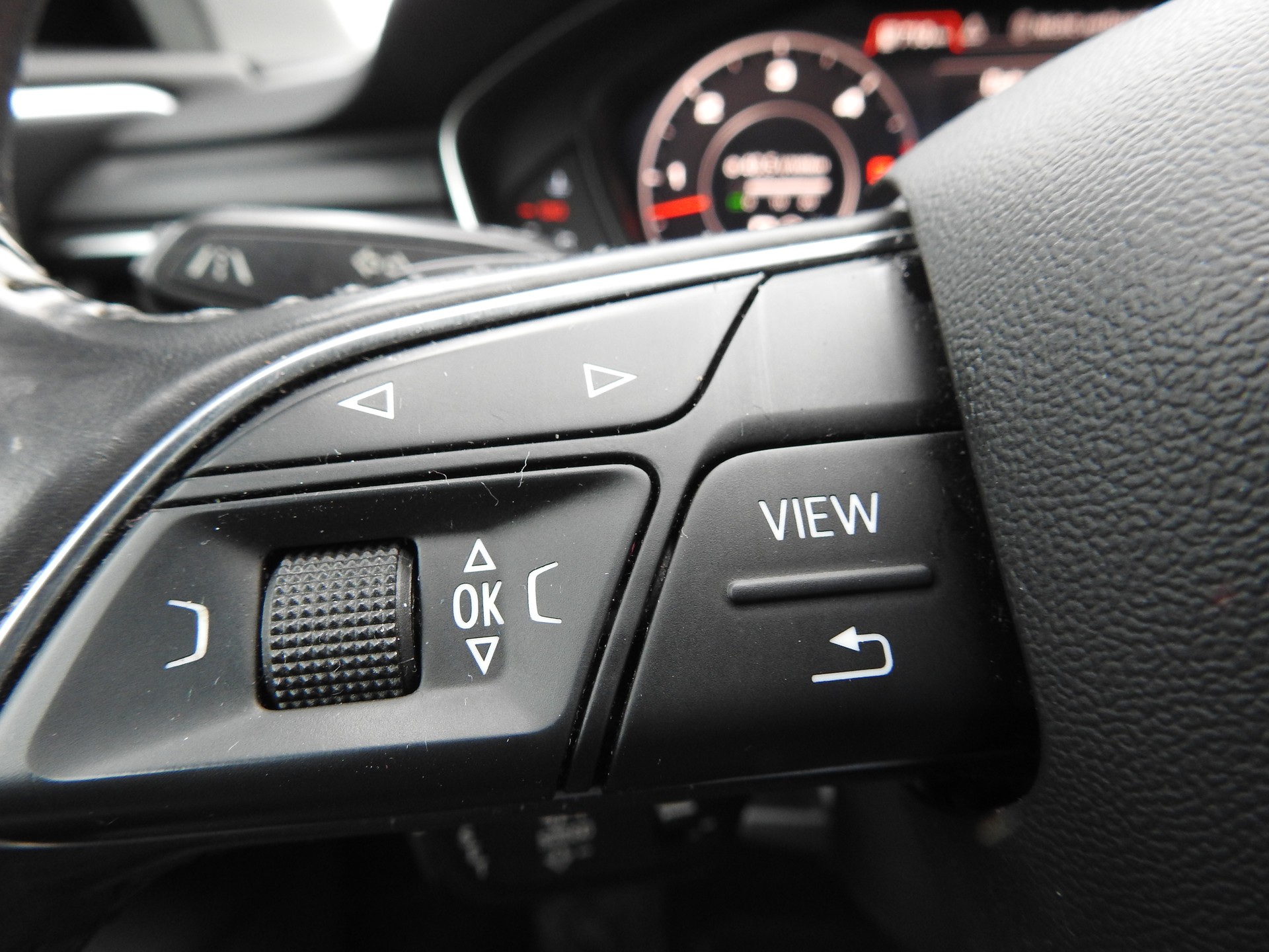 AUDI A4 allroad 3.0 TDI quattro S-tronic-image-25