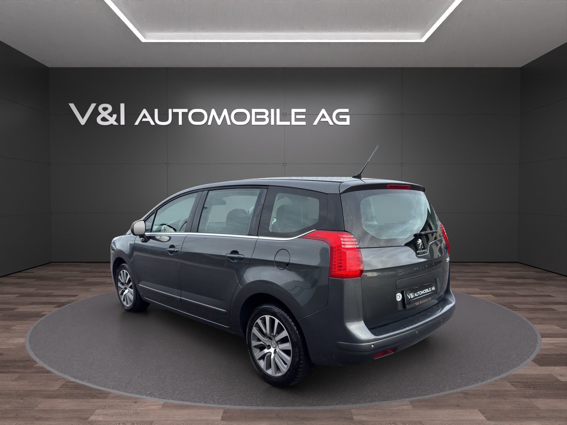 PEUGEOT 5008 1.6 16V T Active Tiptronic-image-3