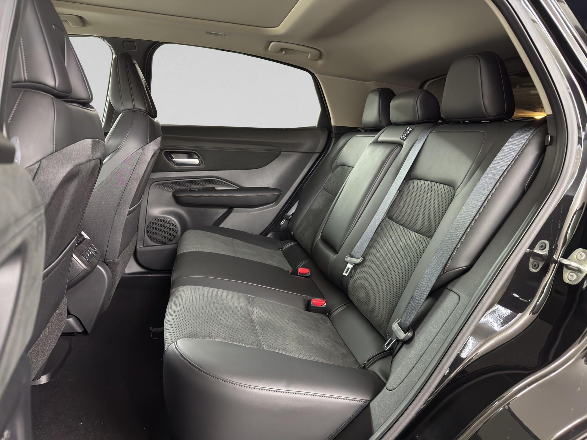 NISSAN Ariya 87 kWh e-4orce Advance Allrad-image-14