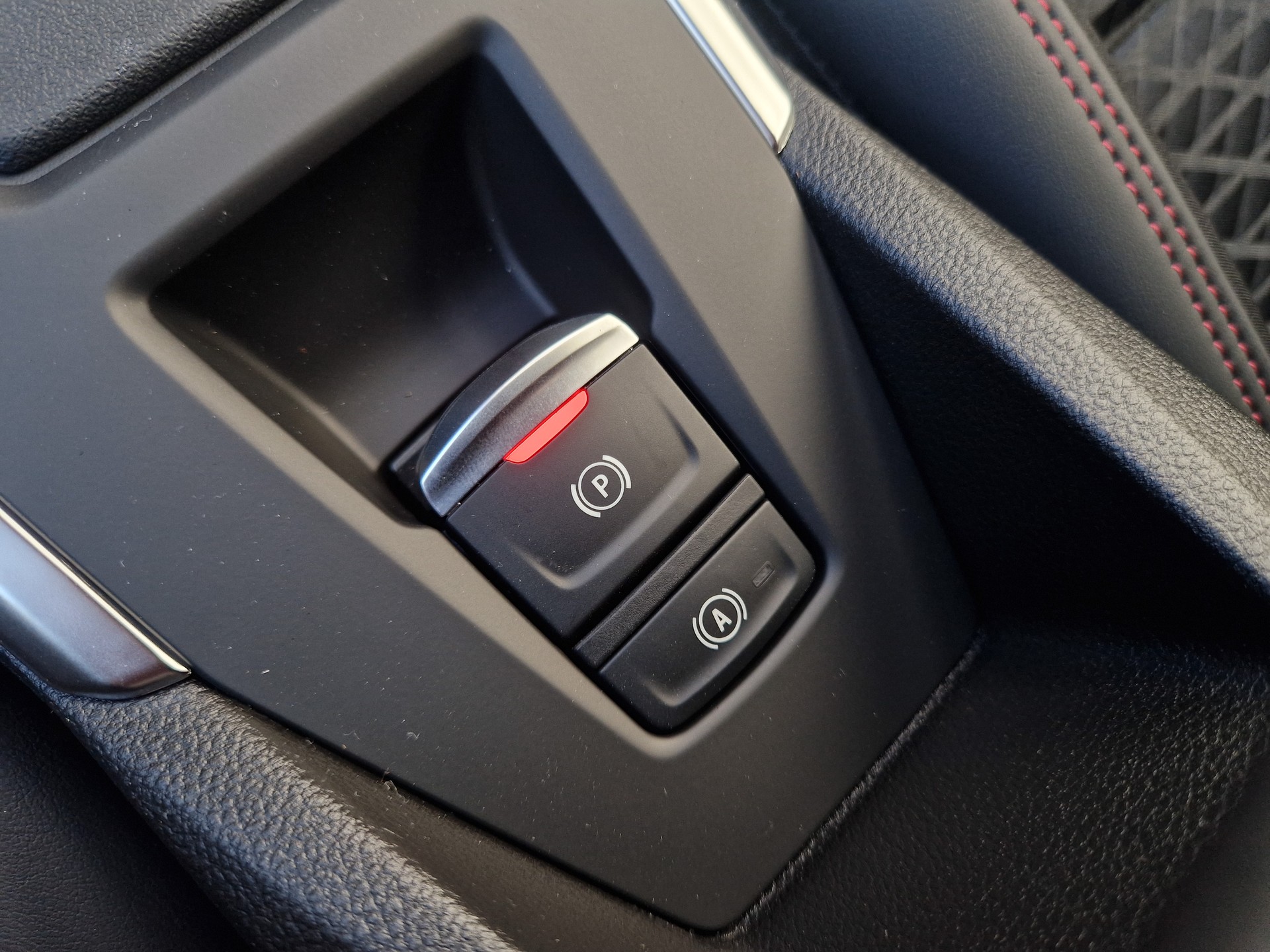 RENAULT Clio 1.8 E-Tech techno-image-8