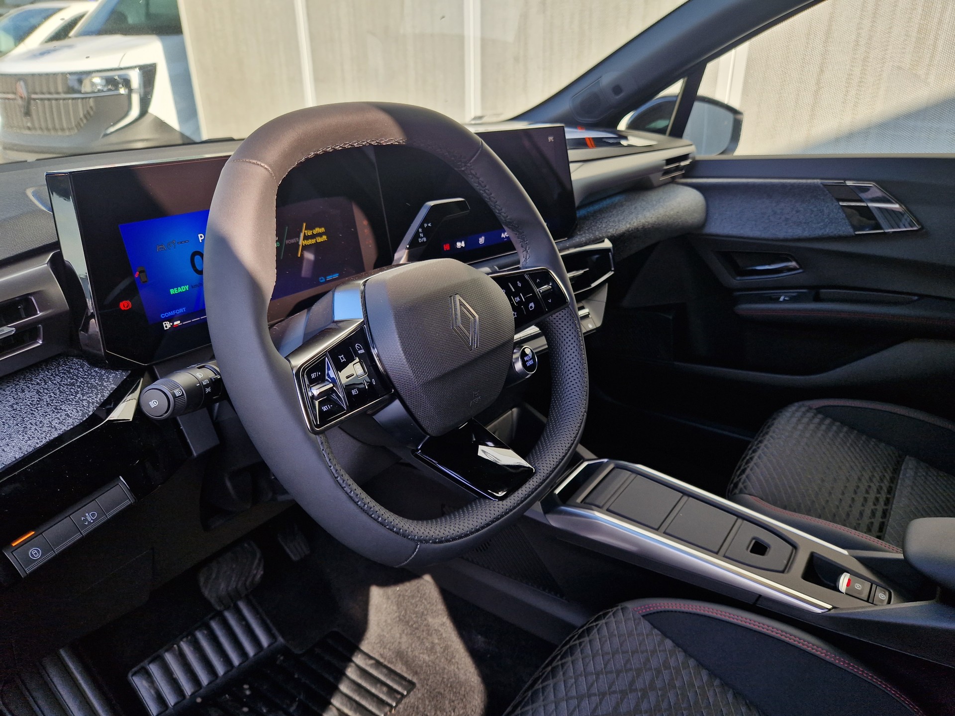 RENAULT Clio 1.8 E-Tech techno-image-5