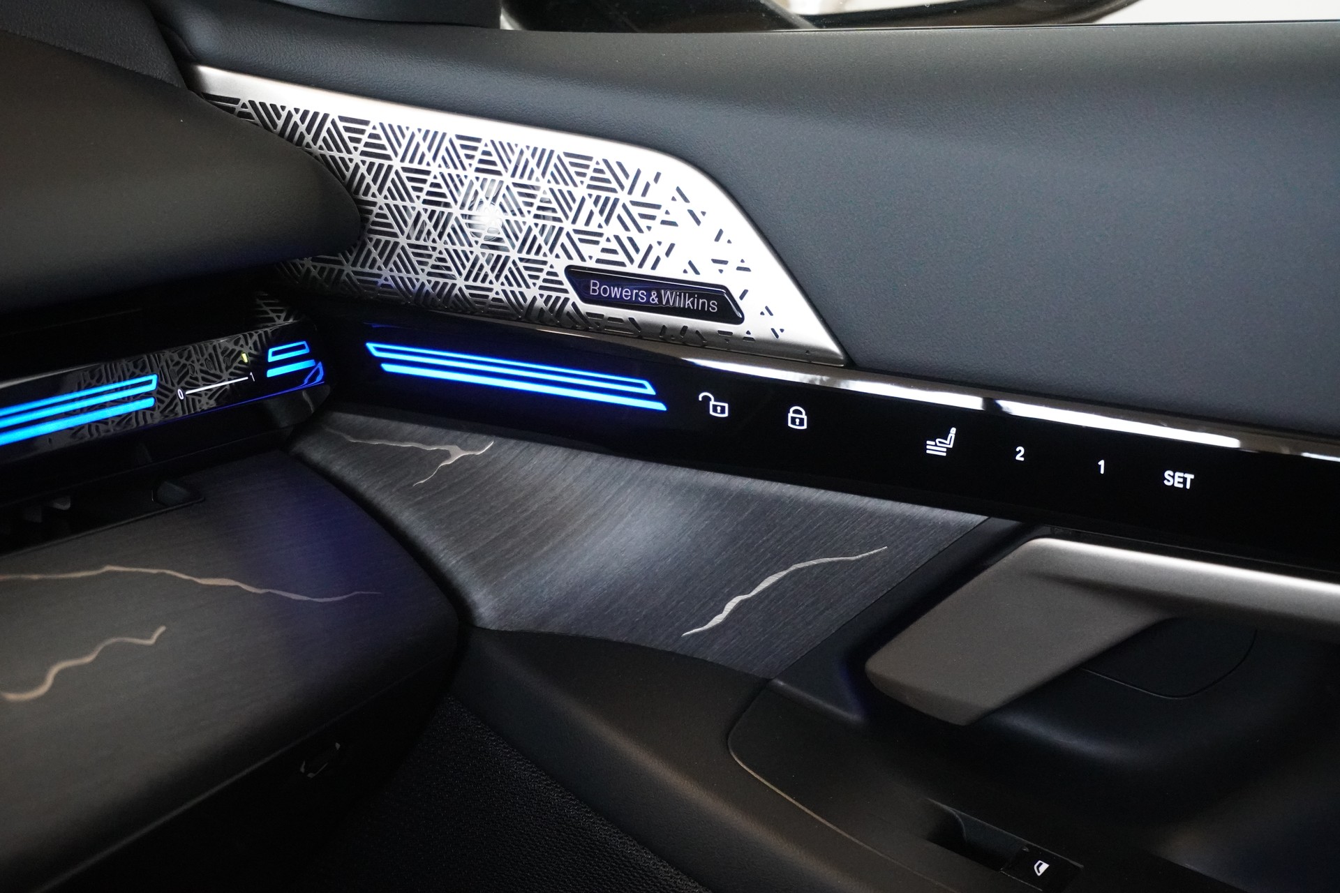 BMW 540d xDrive 48V Touring M Sport Pro Steptronic-image-13