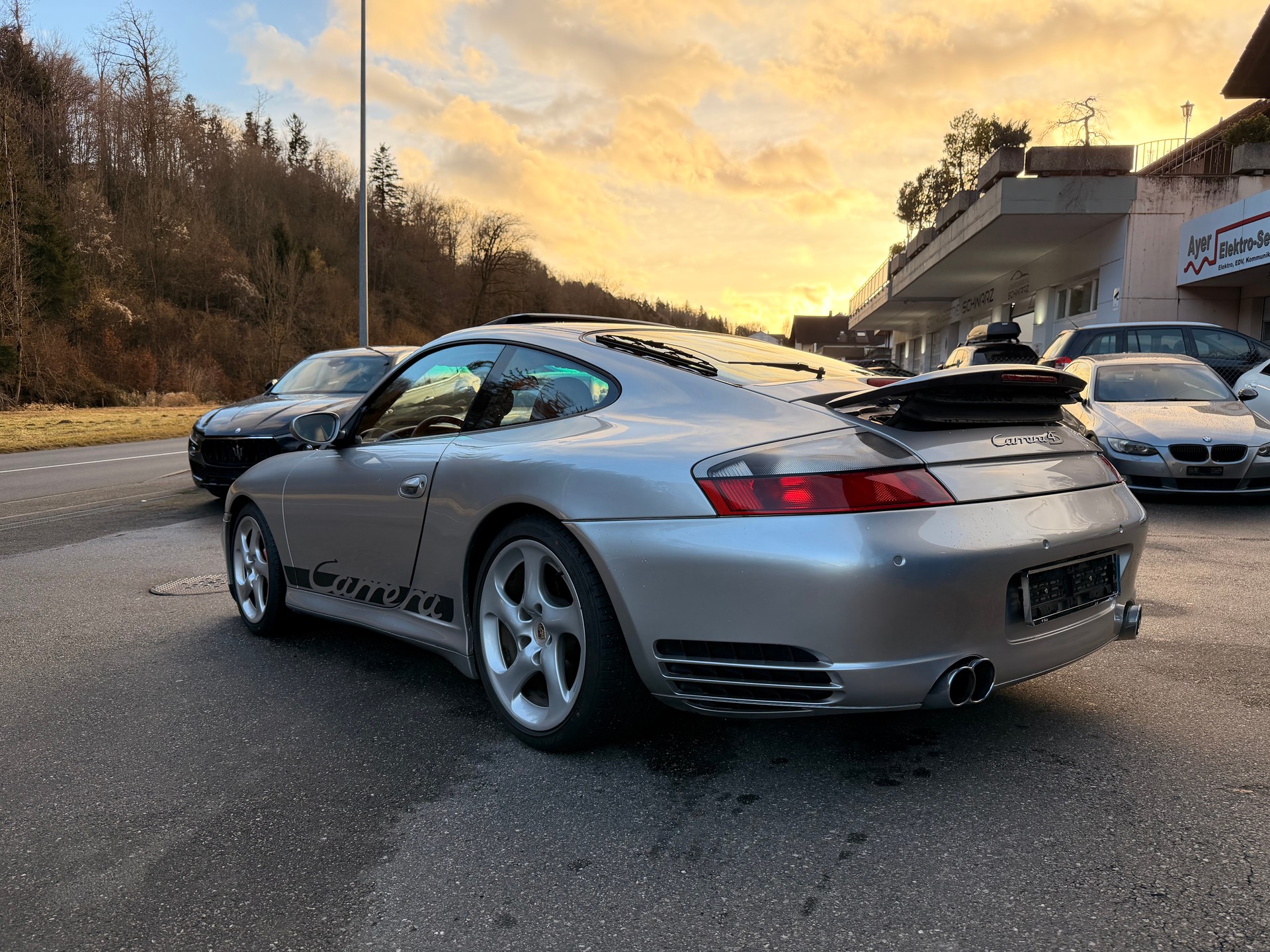PORSCHE 911 Carrera 4 S-image-4