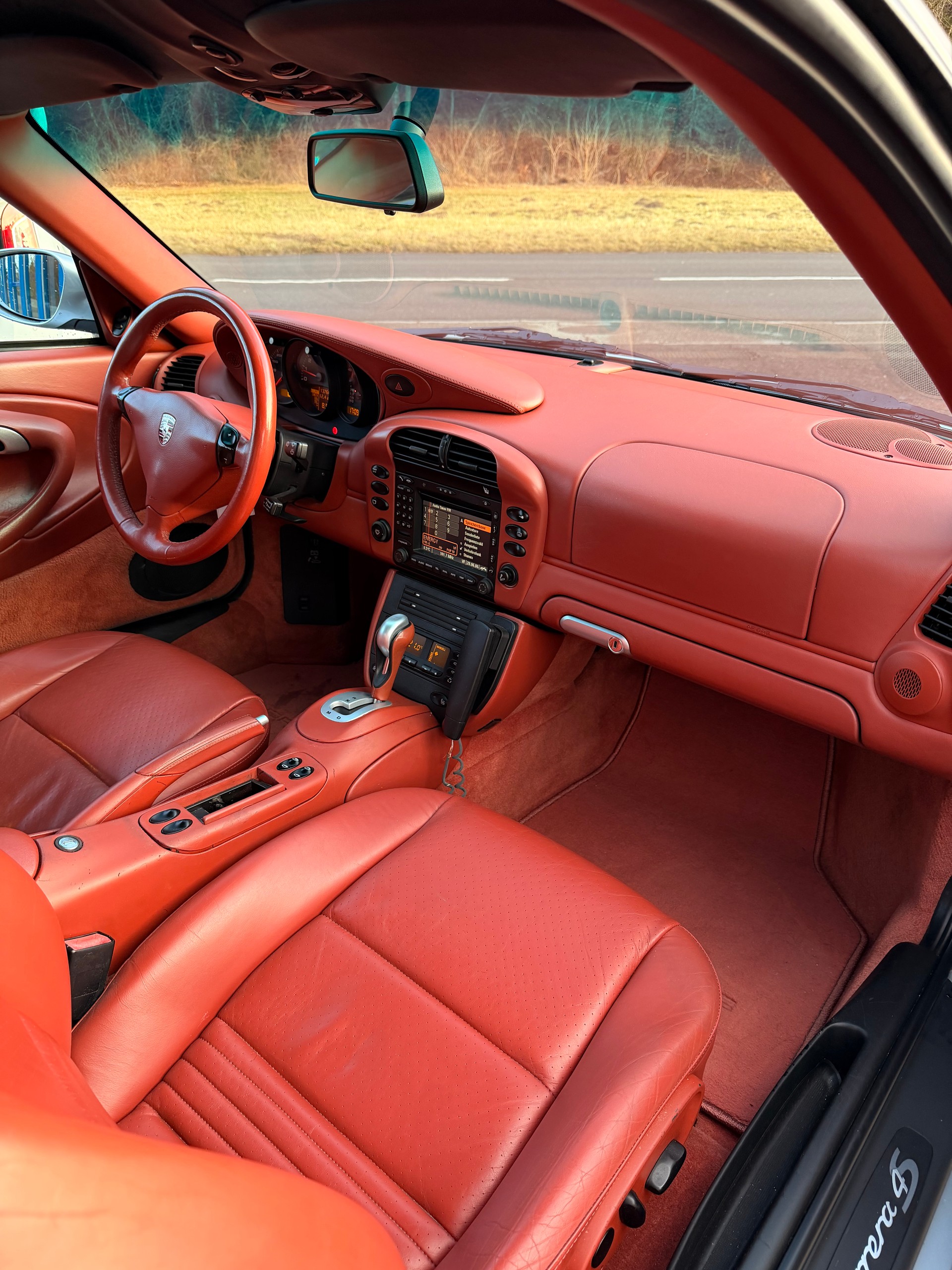 PORSCHE 911 Carrera 4 S-image-8