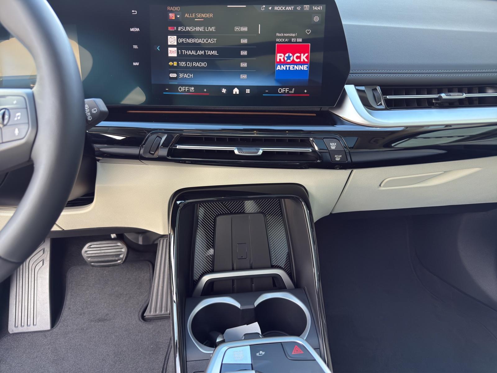 BMW X1 23i xDrive-image-17