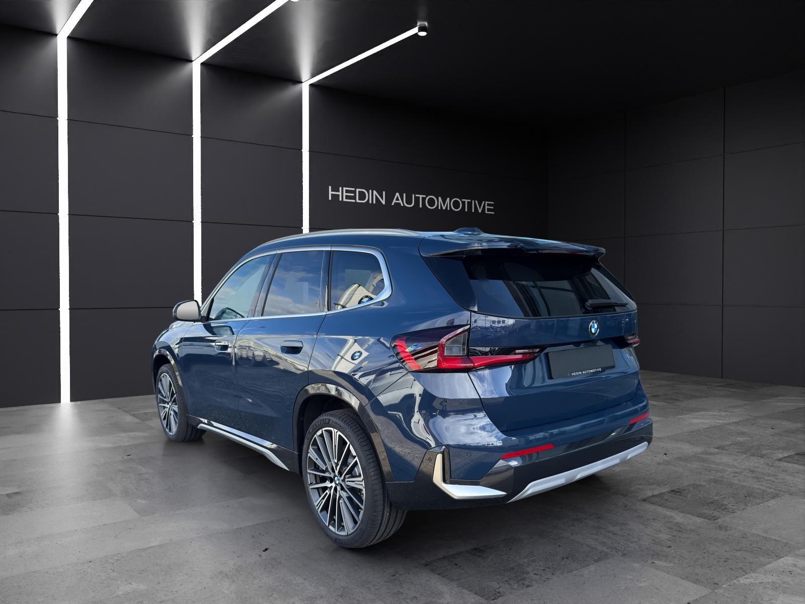 BMW X1 23i xDrive-image-3