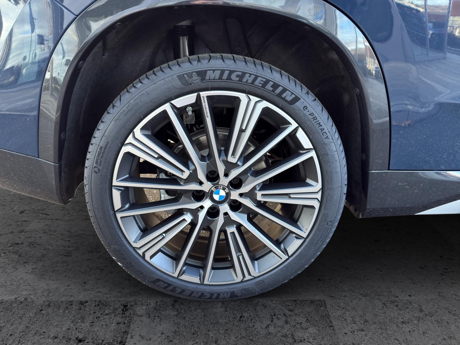 BMW X1 23i xDrive-image-8