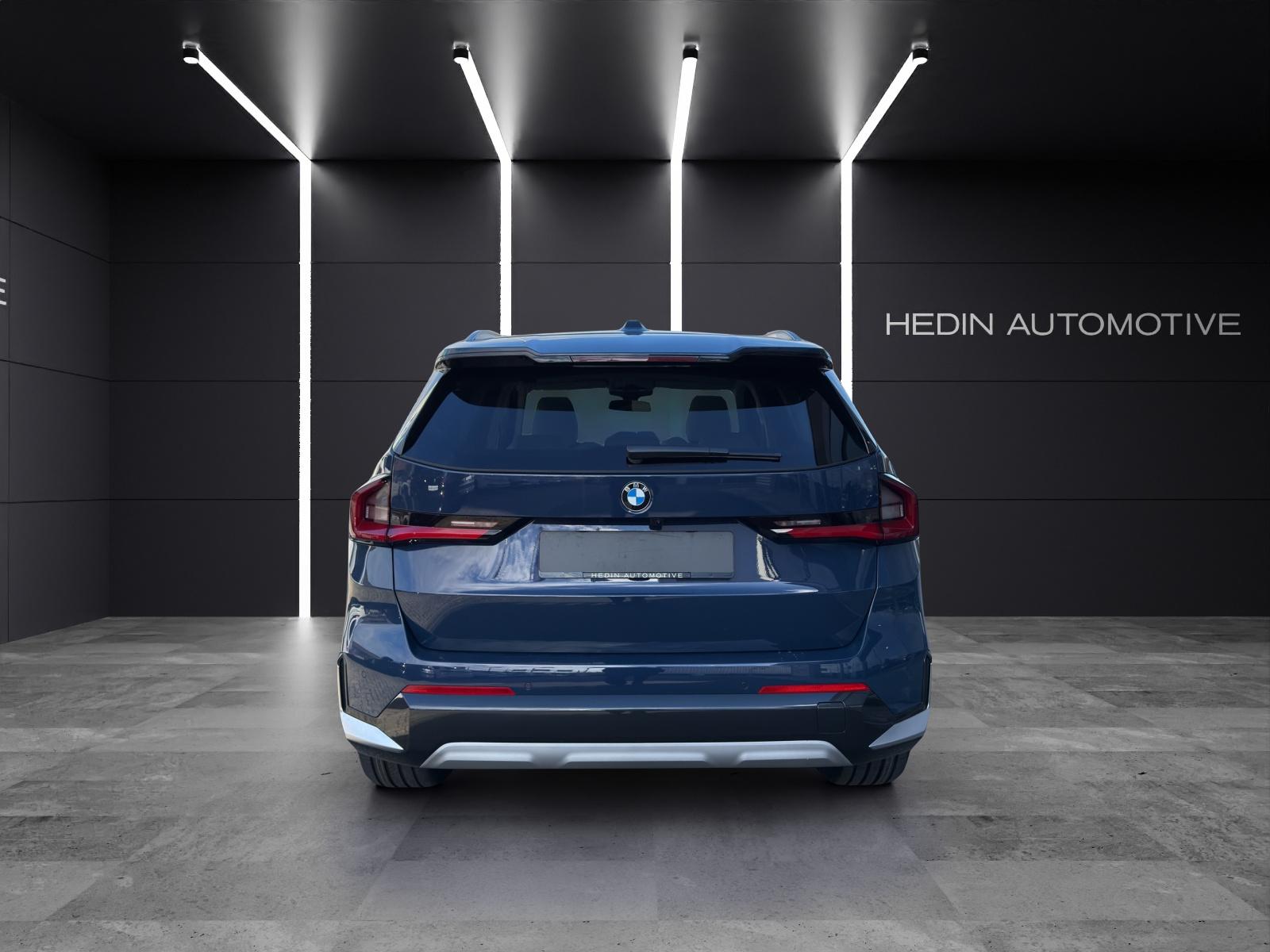 BMW X1 23i xDrive-image-4