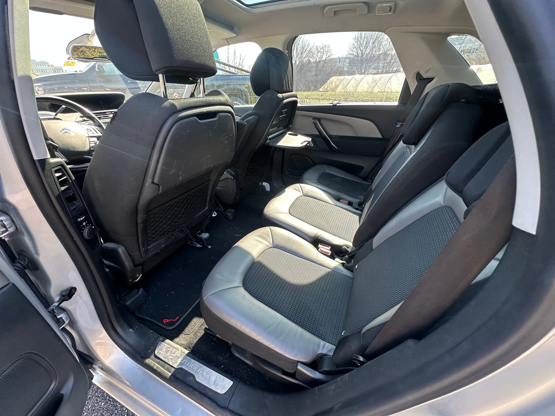 CITROEN C4 Picasso 1.6 e-HDi Exclusive ETG6-image-8