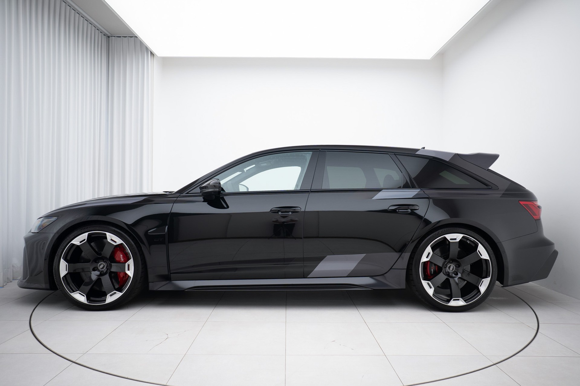 AUDI RS6 GT / 1 of 660-image-2