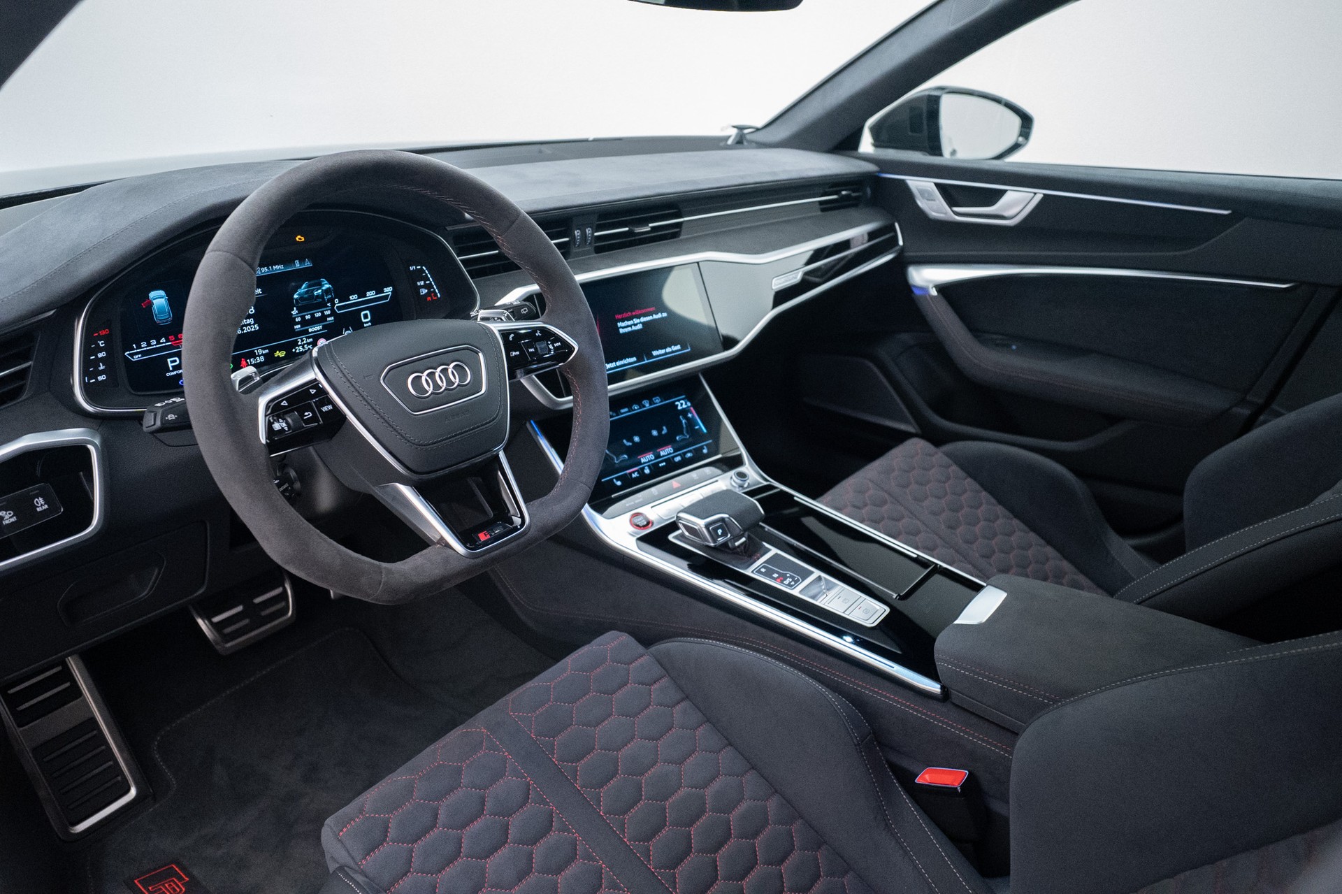 AUDI RS6 GT / 1 of 660-image-5