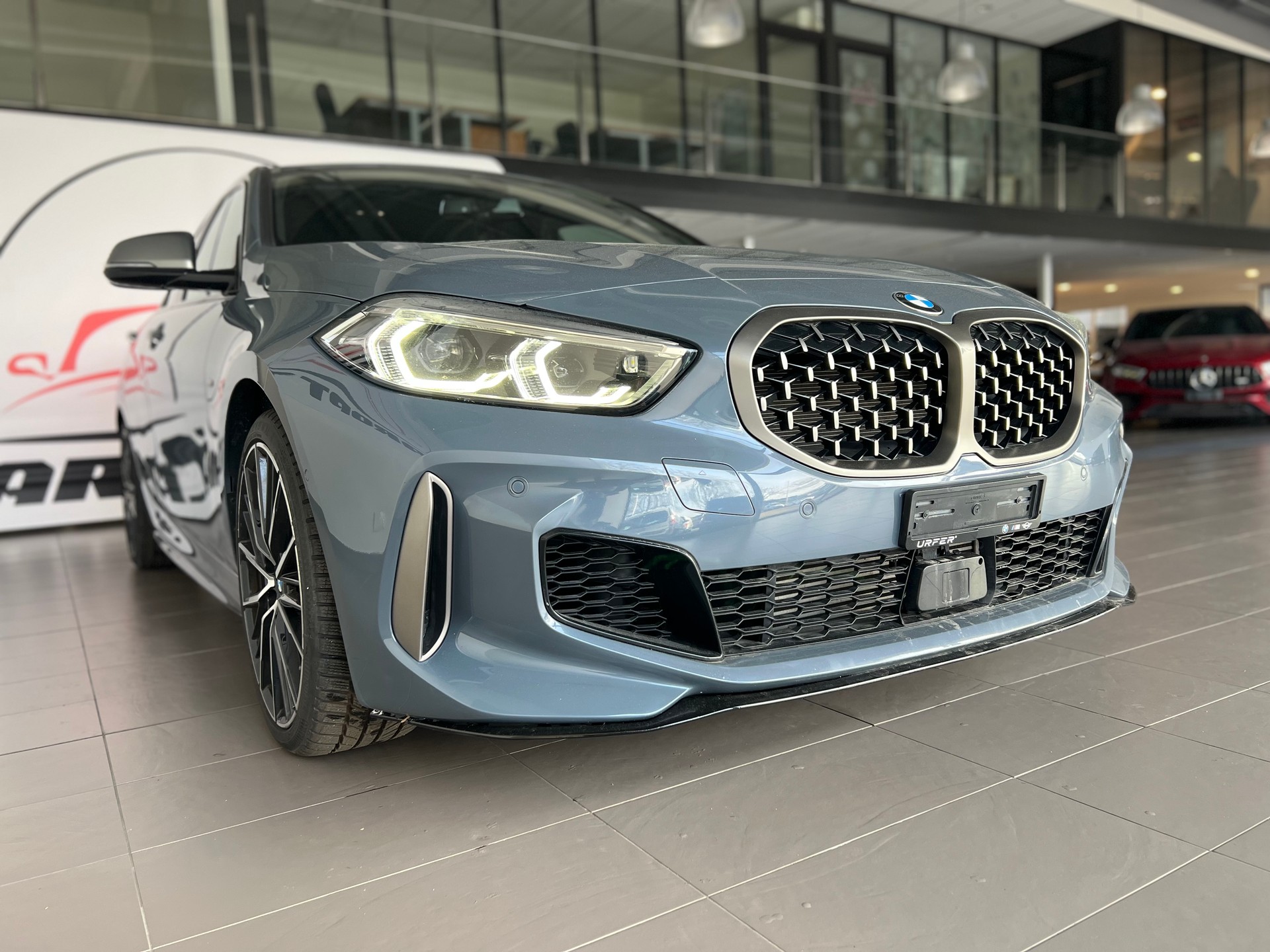 BMW M135i xDrive Steptronic-image-8