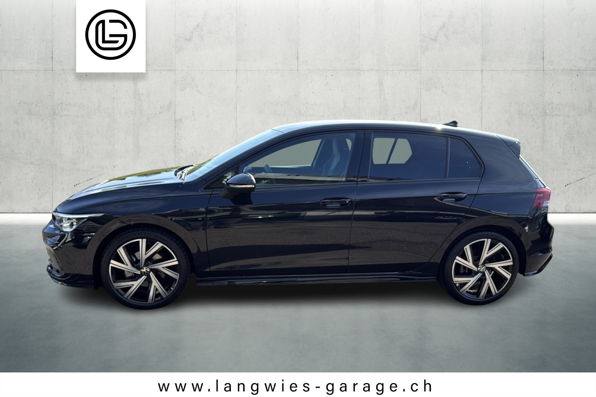 VW Golf 1.5 eTSI mHEV ACT R-Line DSG-showroom-element-1