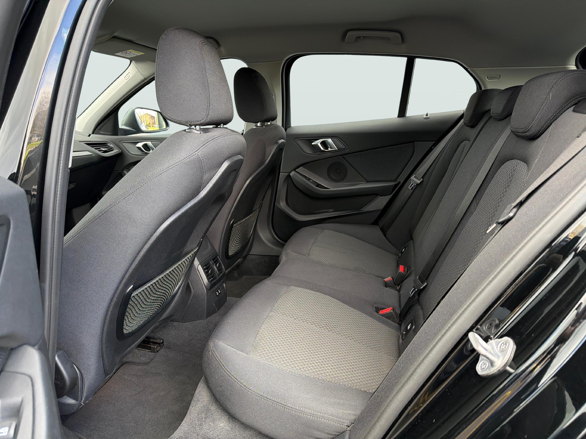 BMW 118d Boîte Automatique (CH)-image-13