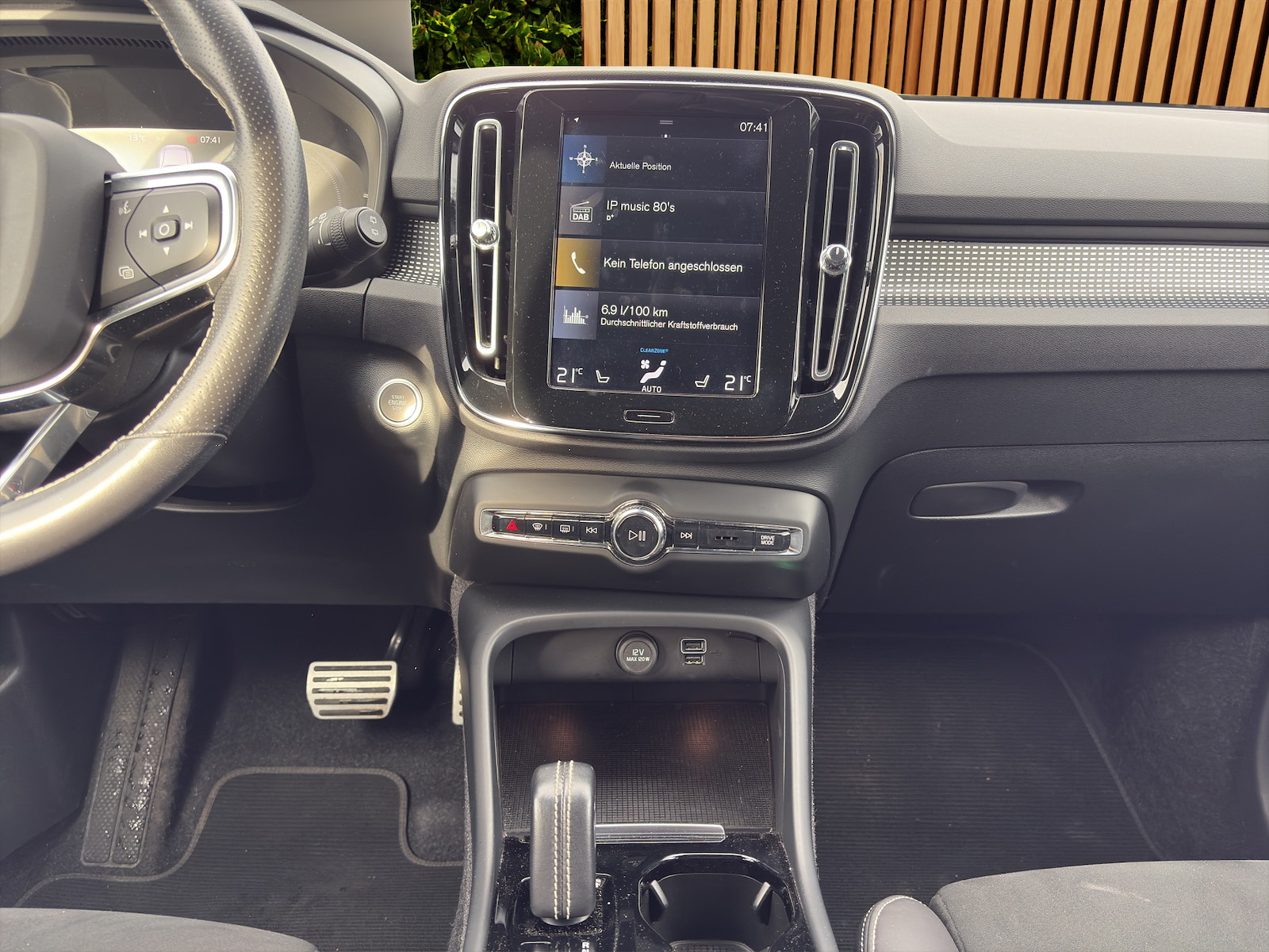 VOLVO XC40 1.5 T5 TE R-Design-image-10