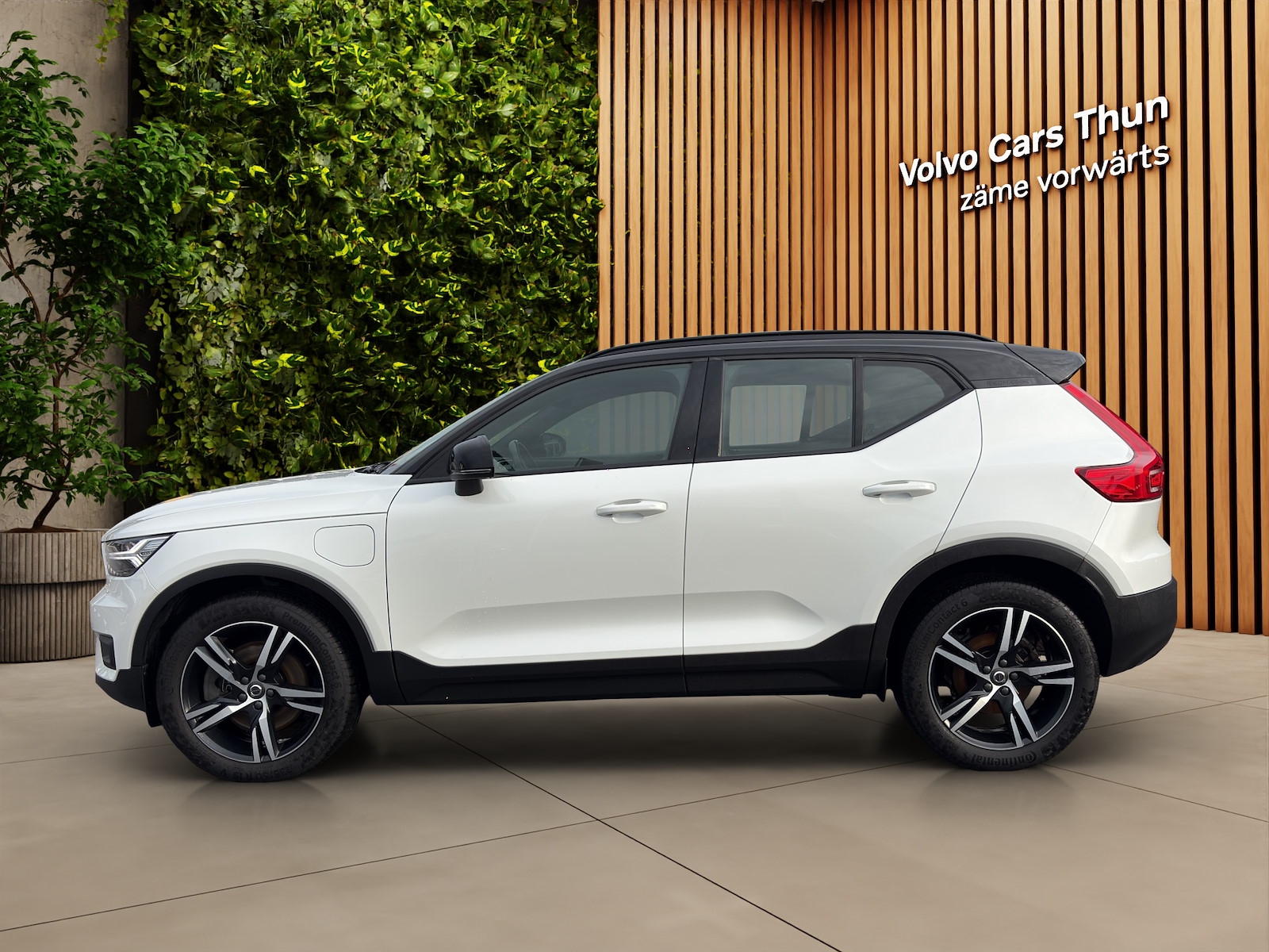 VOLVO XC40 1.5 T5 TE R-Design-image-1