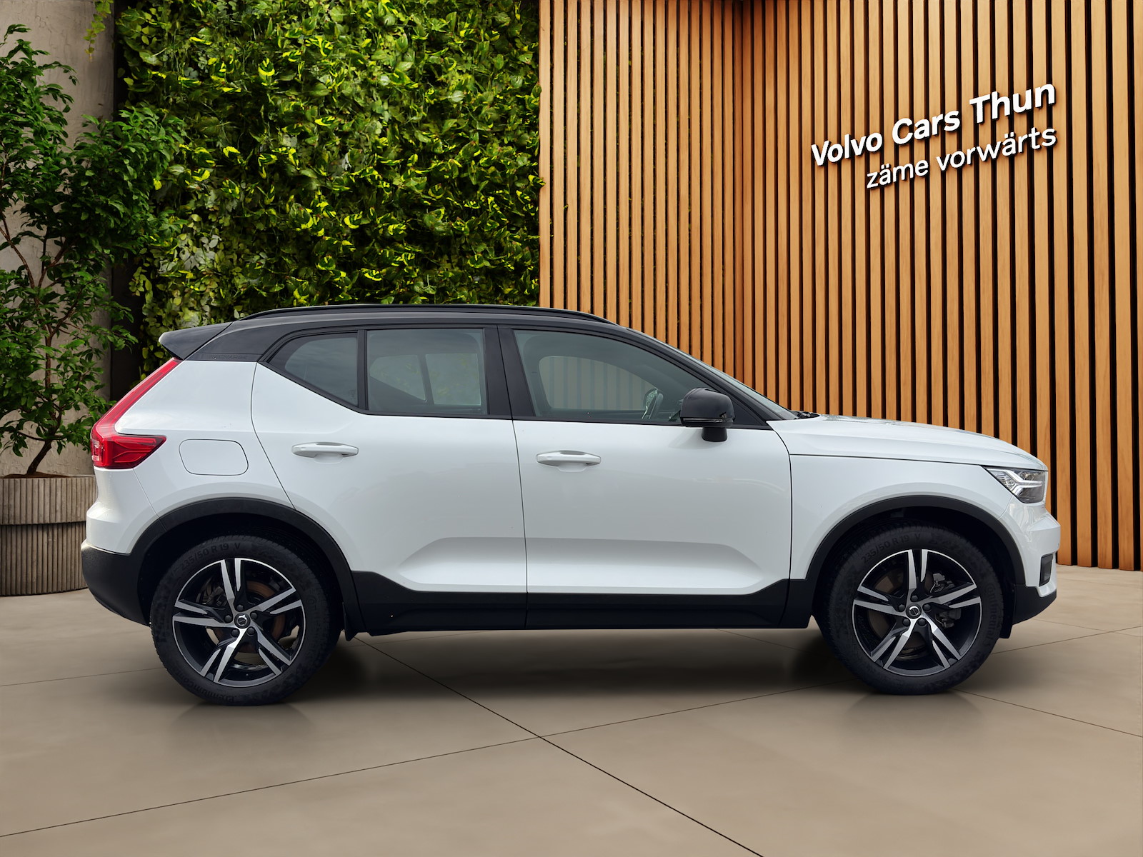 VOLVO XC40 1.5 T5 TE R-Design-image-4