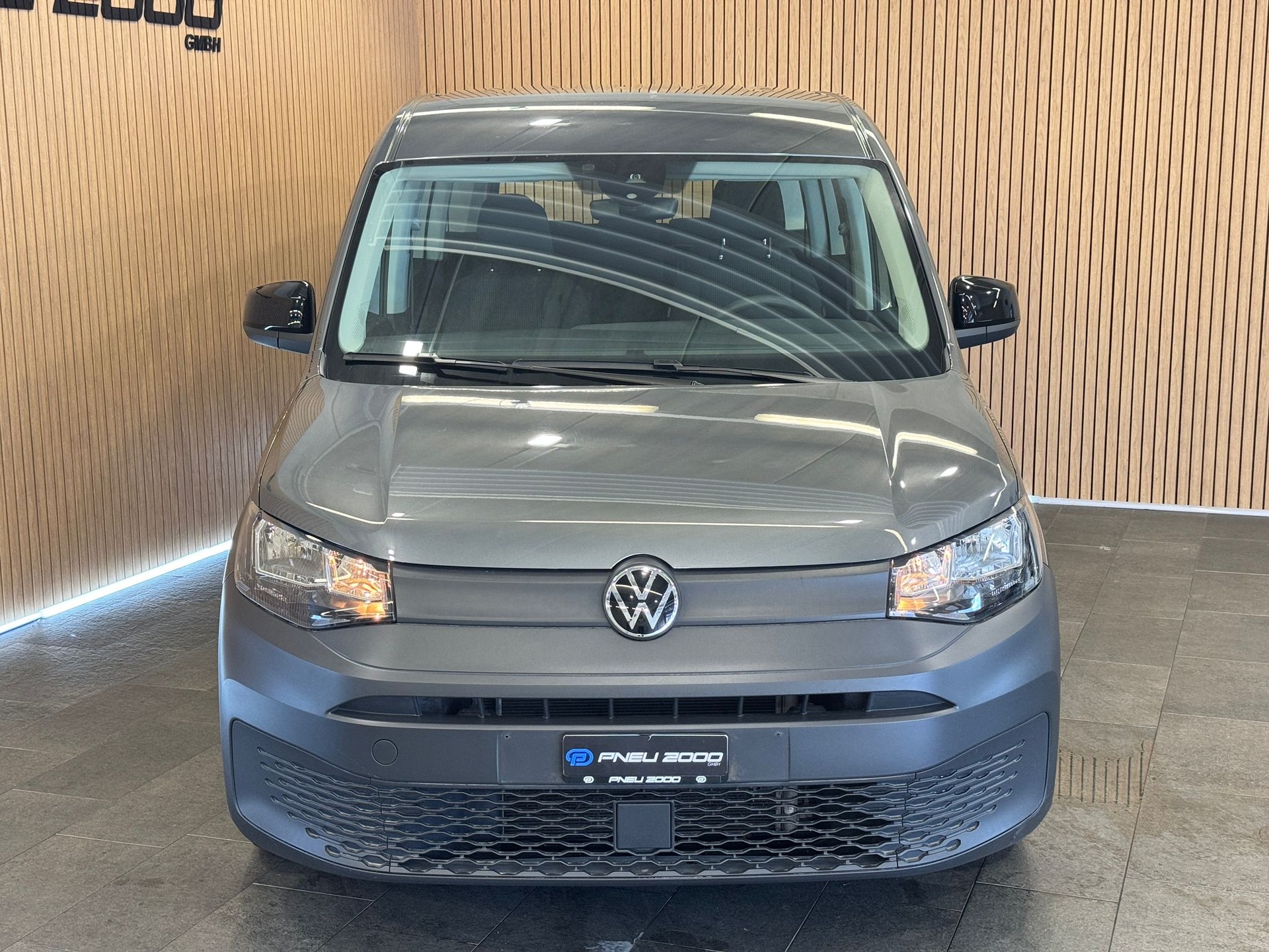 VW Caddy Maxi 2.0 TDI-image-1