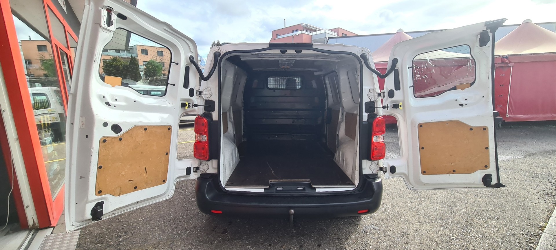 CITROEN Jumpy 1.6 BlueHDi 95 M Attraction-image-10