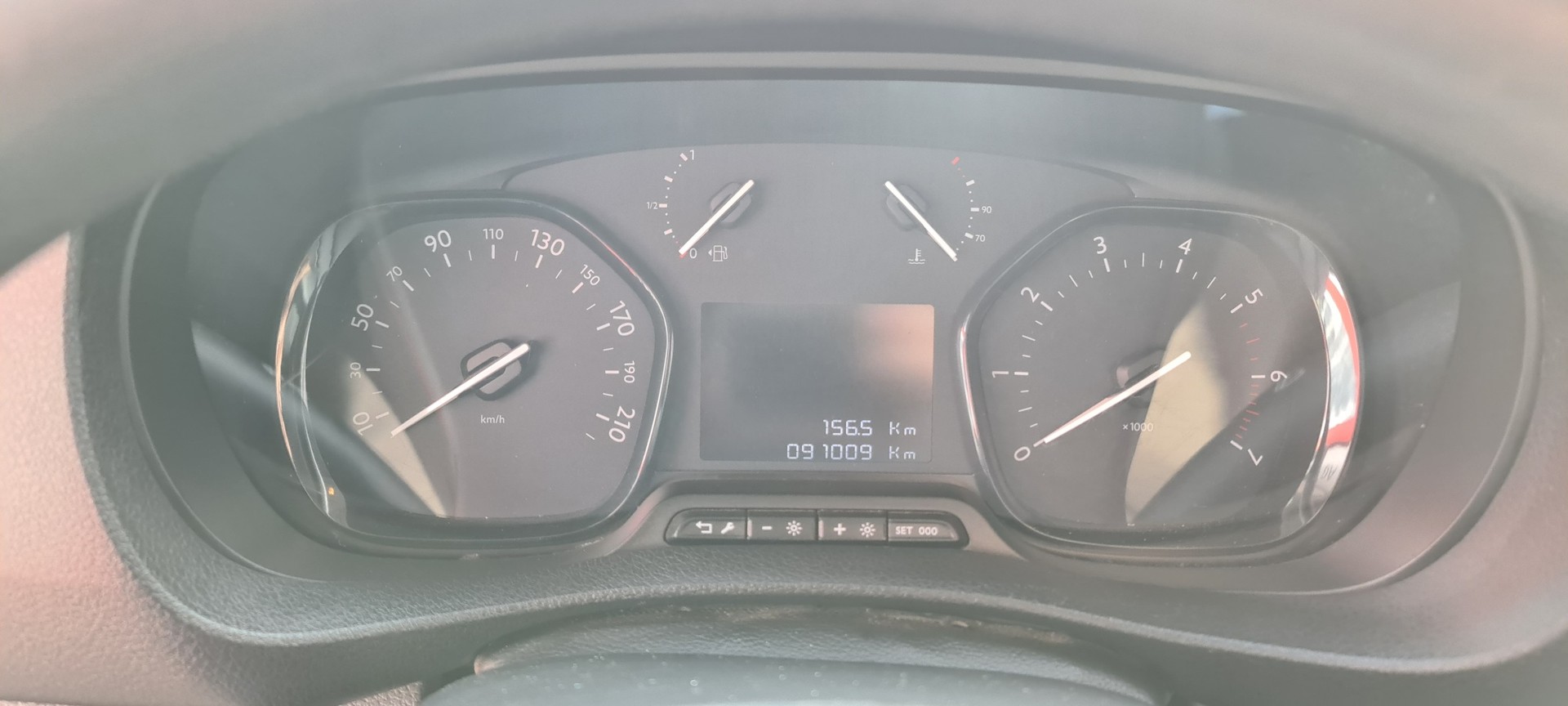CITROEN Jumpy 1.6 BlueHDi 95 M Attraction-image-18