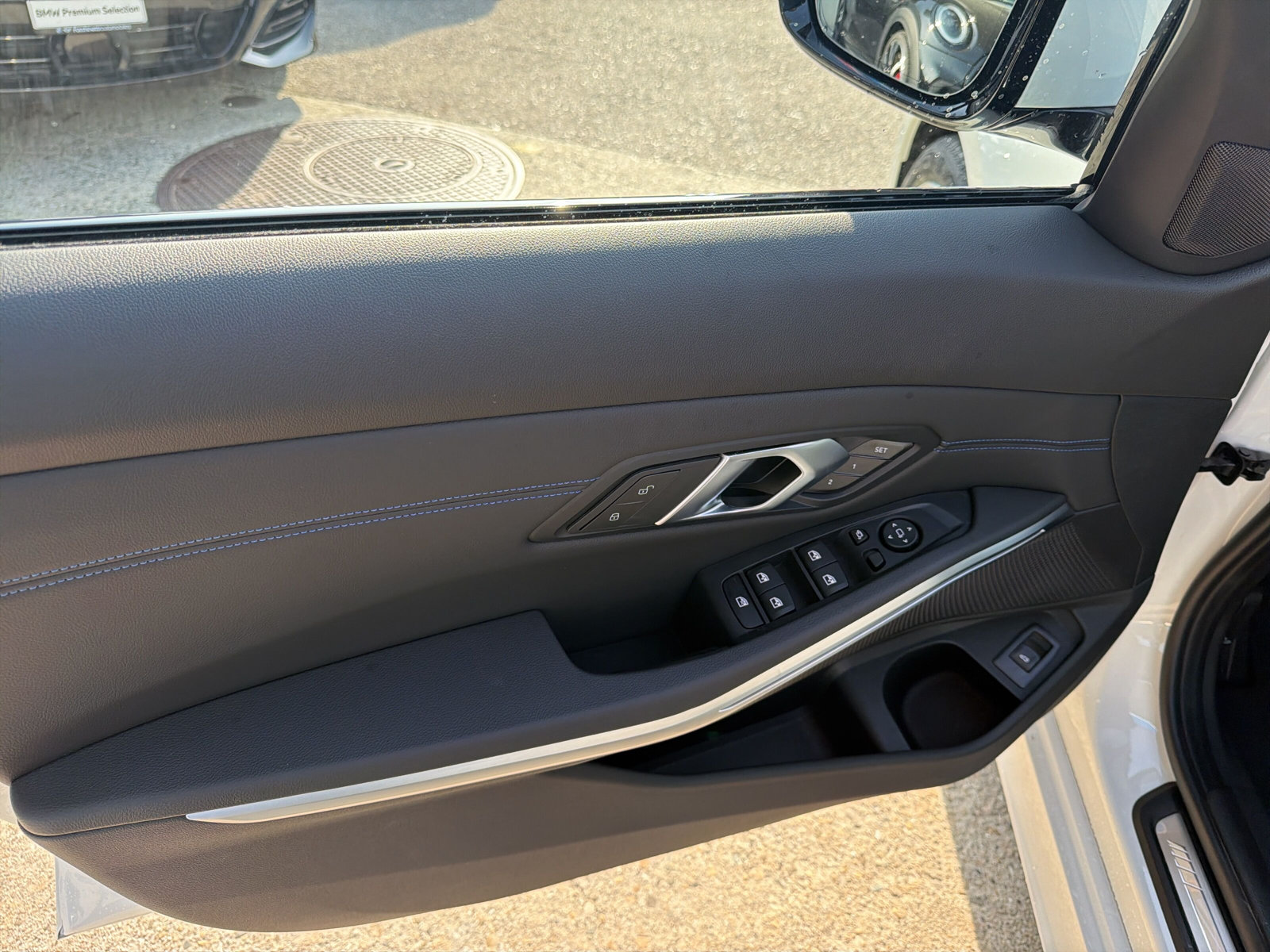 BMW 320d xDrive 48V Touring Steptronic M Sport-image-16