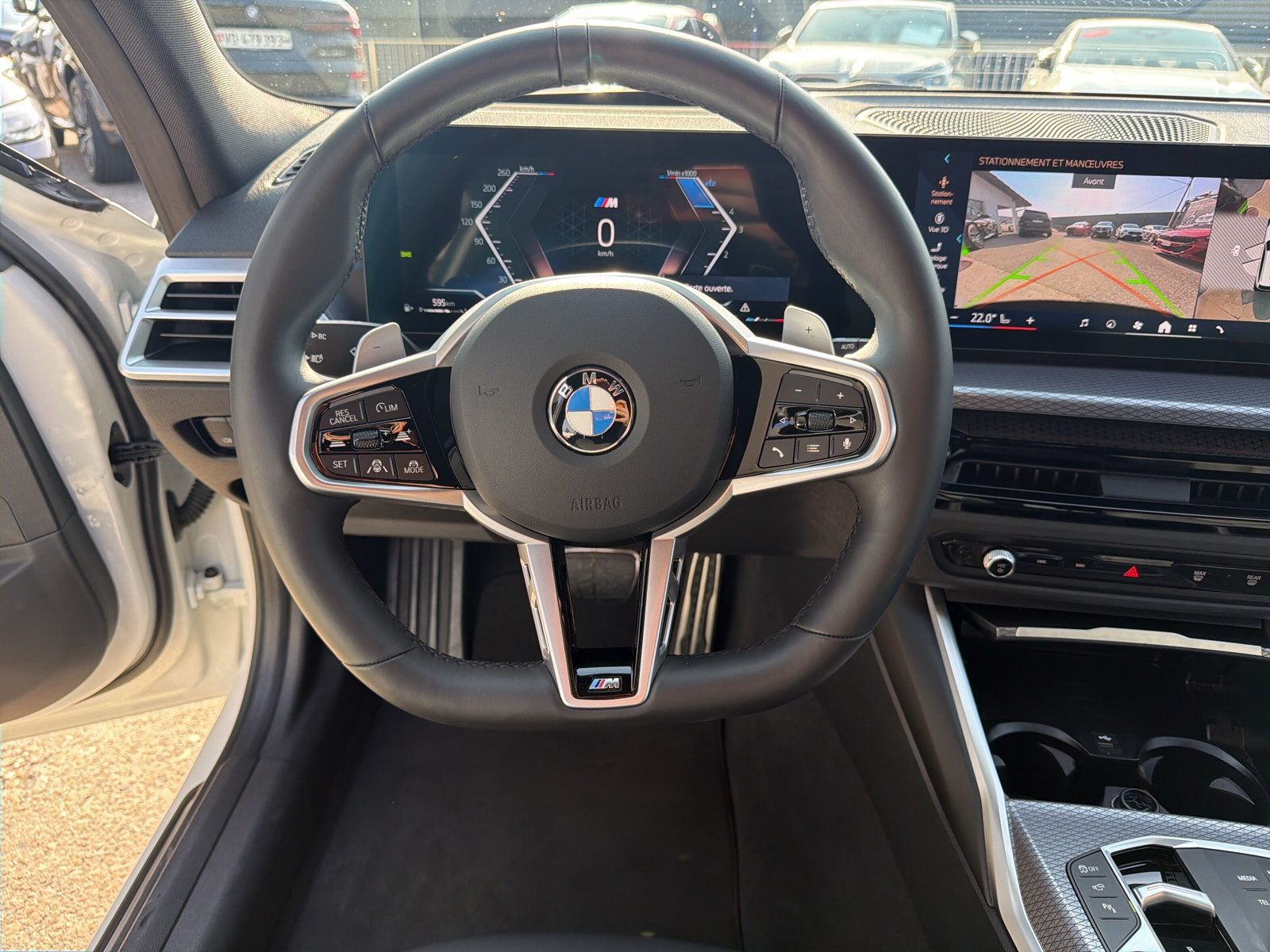 BMW 320d xDrive 48V Touring Steptronic M Sport-image-11