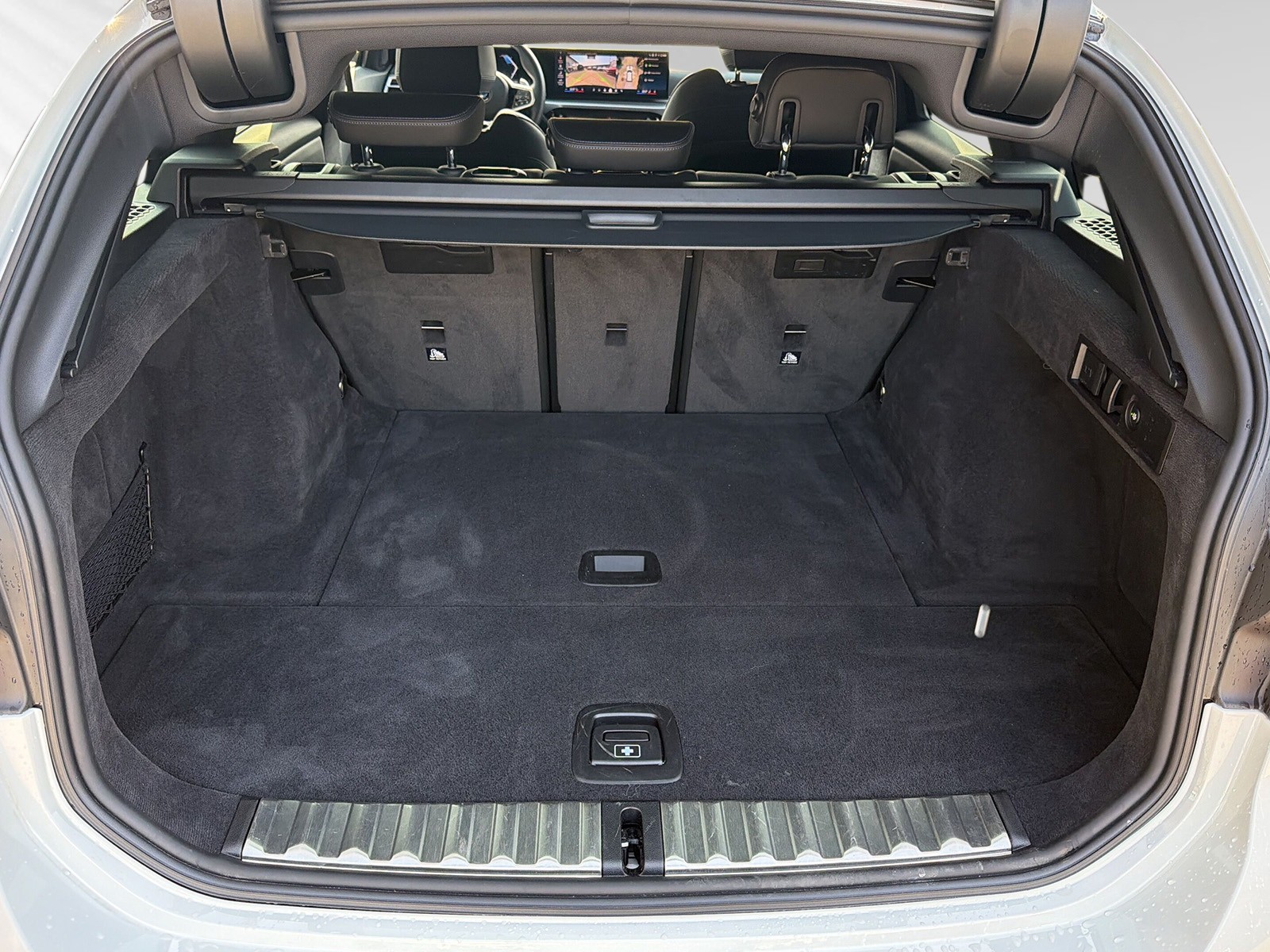 BMW 320d xDrive 48V Touring Steptronic M Sport-image-7