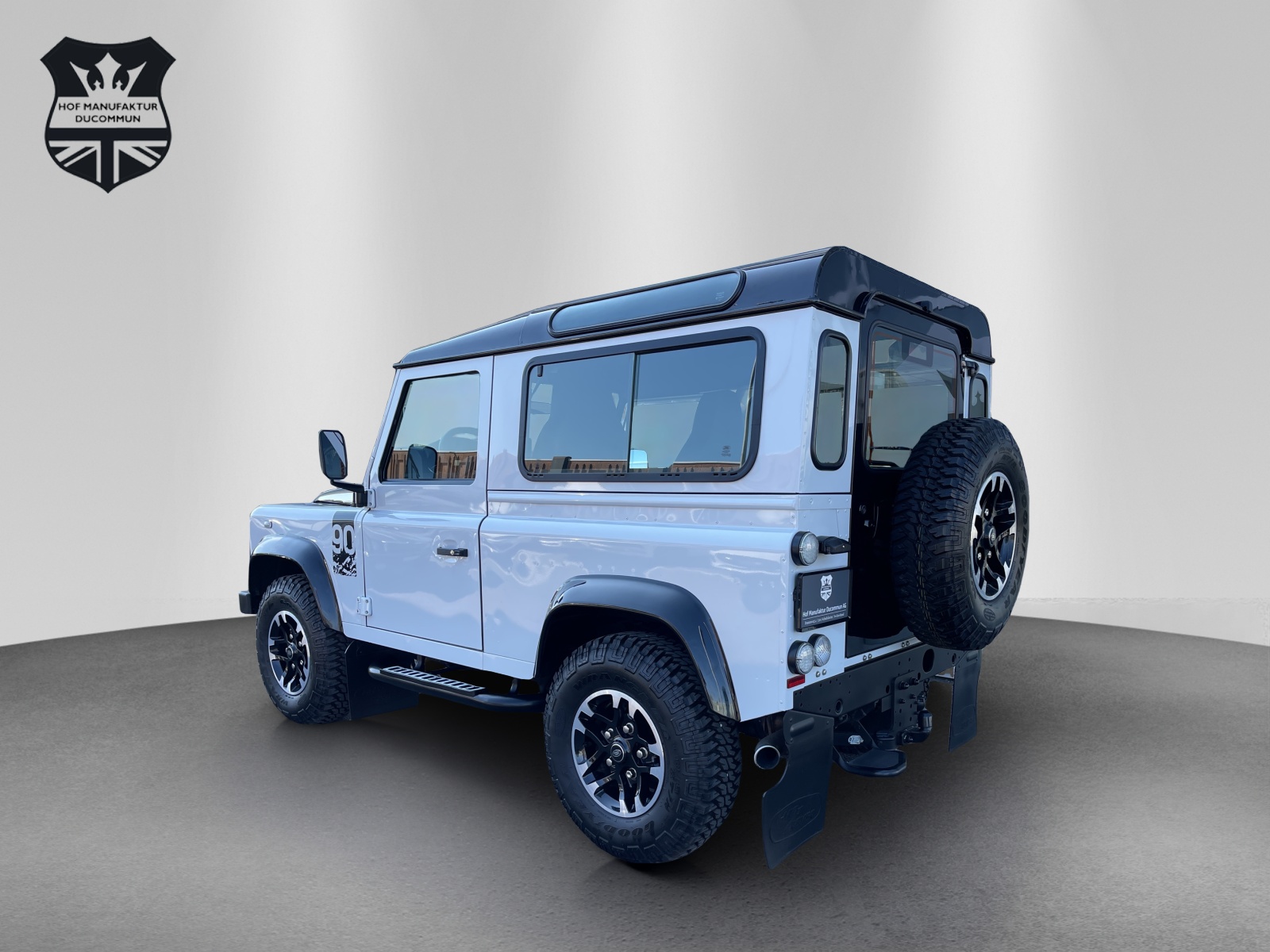 LAND ROVER Defender 90 2.2 TD4 Hardtop Adventure-image-3