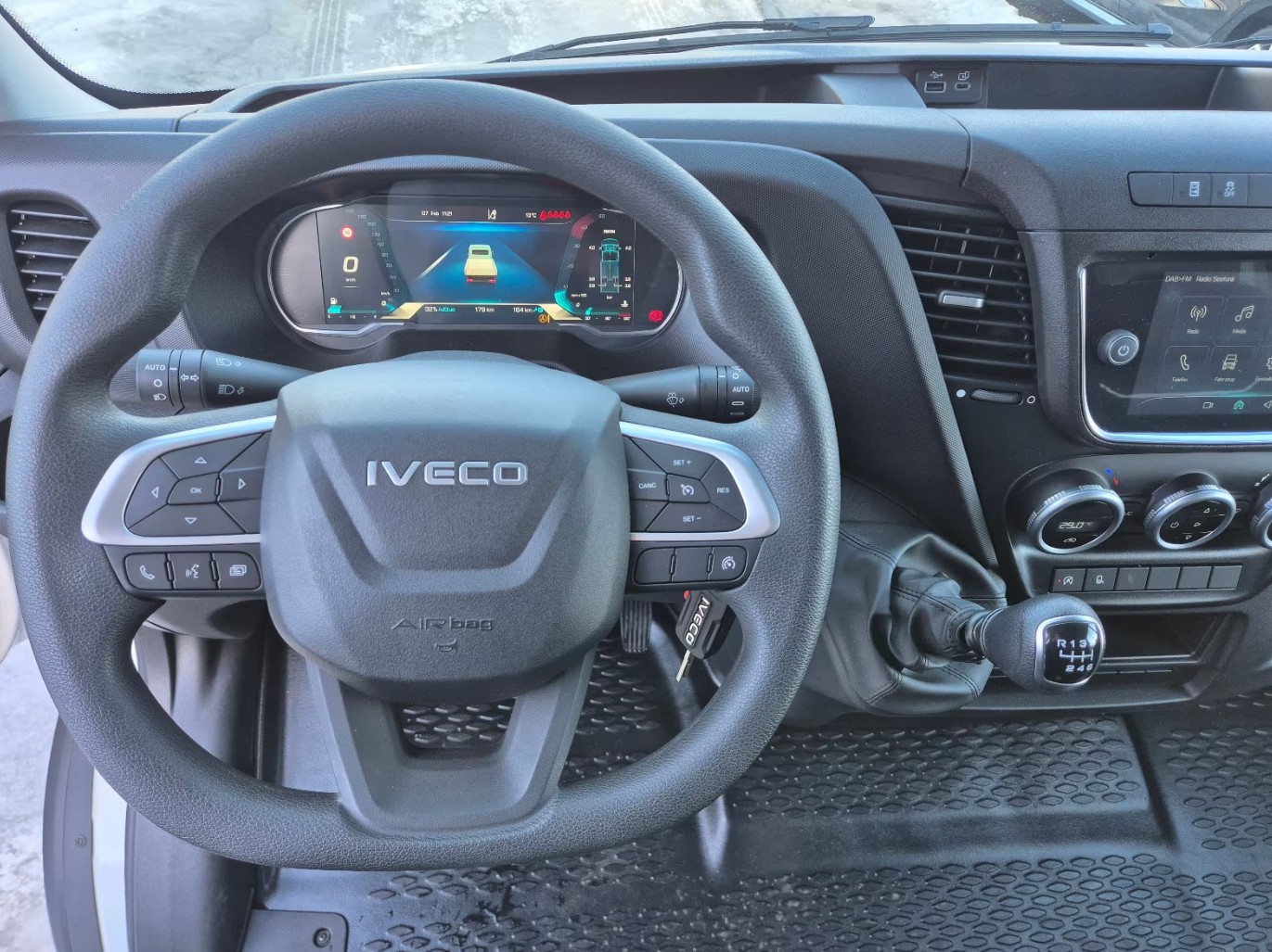 IVECO 35 C 14H D Drei-Seiten-Kipper mit AHK-image-10