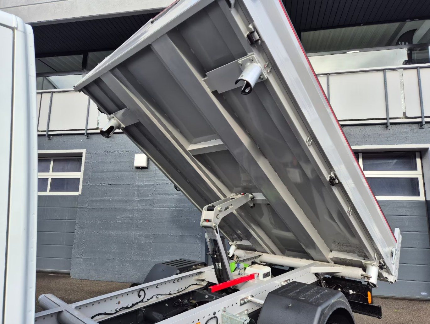 IVECO 35 C 14H D Drei-Seiten-Kipper mit AHK-image-15