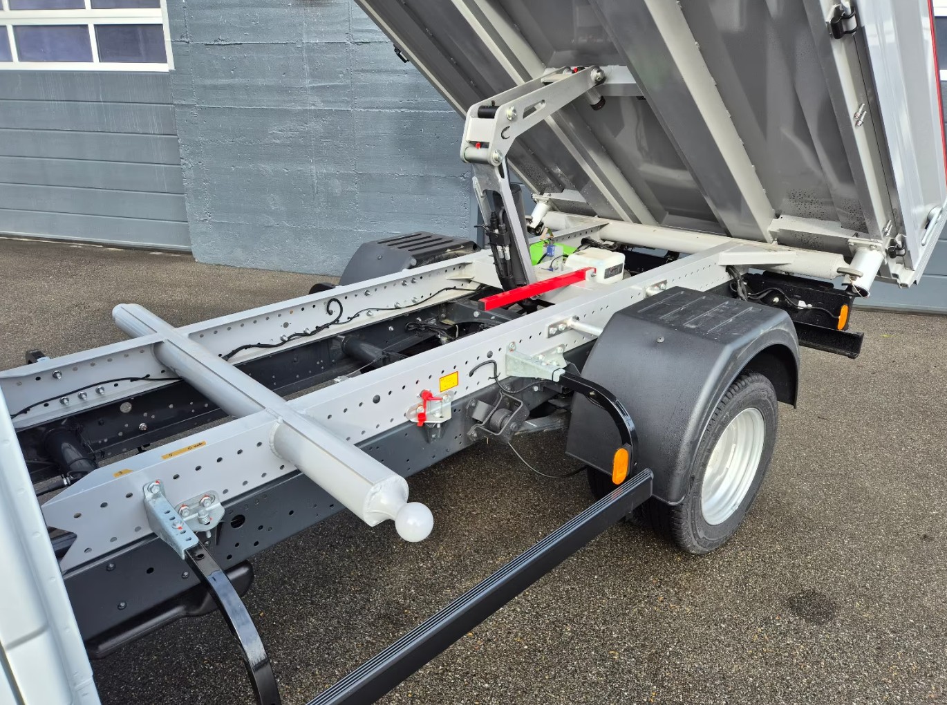 IVECO 35 C 14H D Drei-Seiten-Kipper mit AHK-image-19
