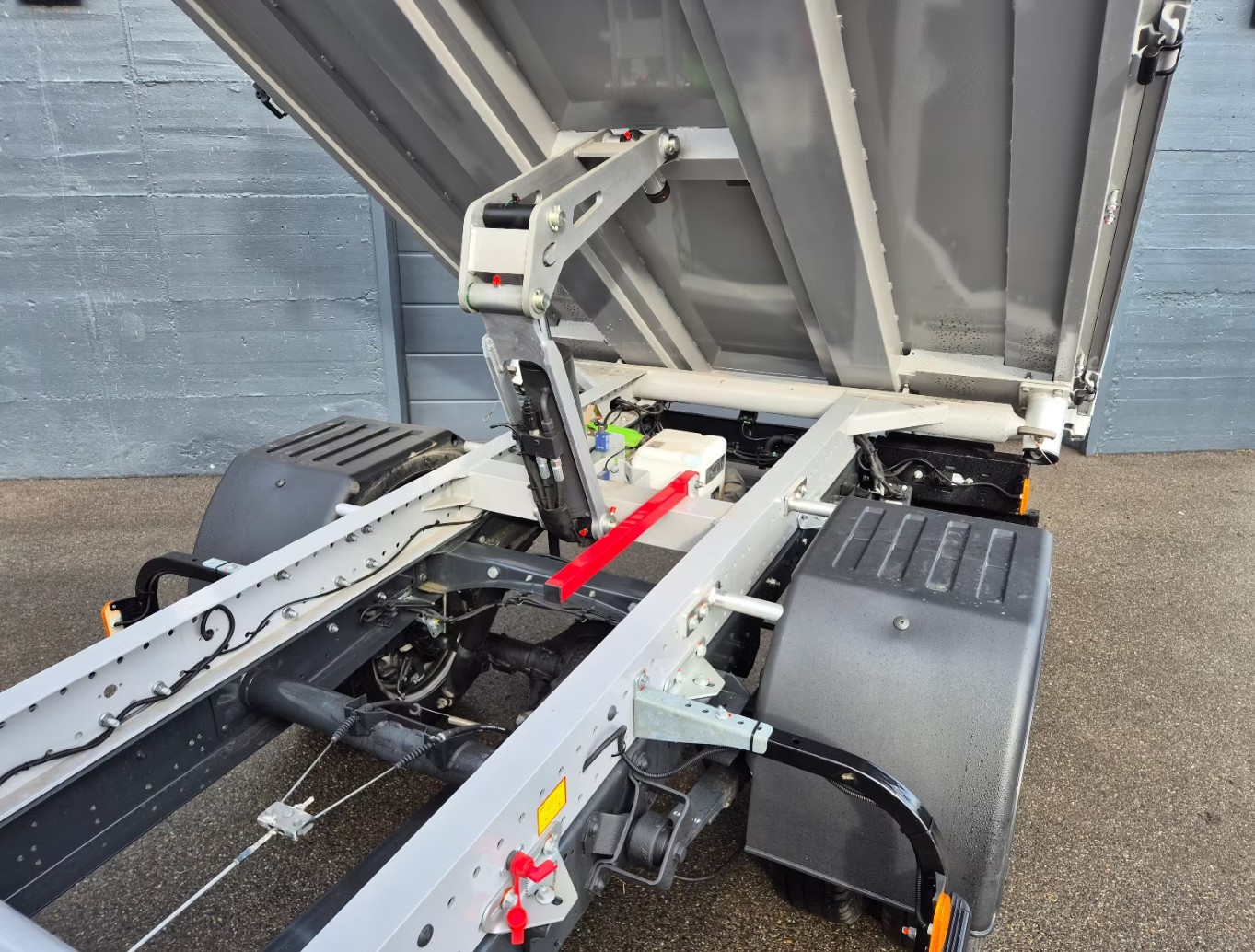 IVECO 35 C 14H D Drei-Seiten-Kipper mit AHK-image-18