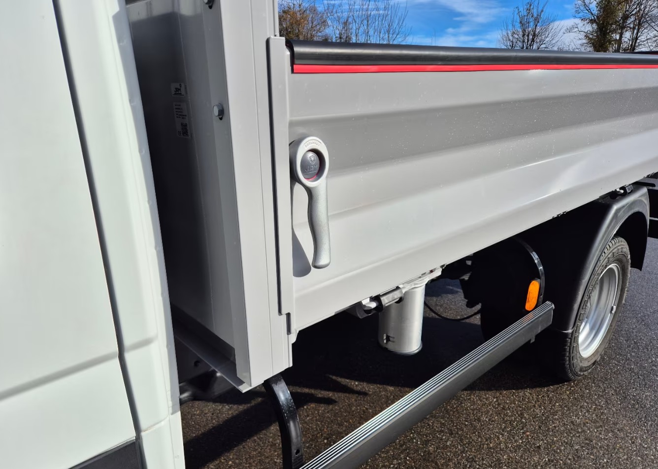 IVECO 35 C 14H D Drei-Seiten-Kipper mit AHK-image-16