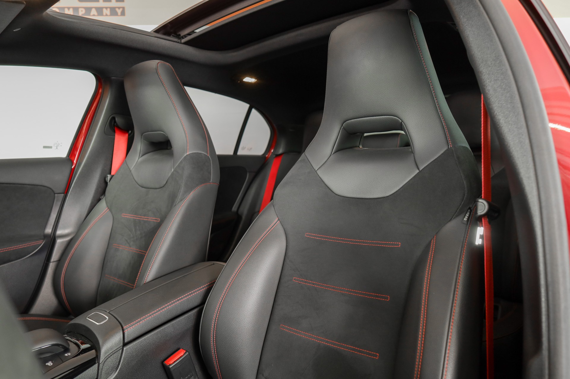 MERCEDES-BENZ A 45 S AMG 4Matic+ Speedshift-image-13