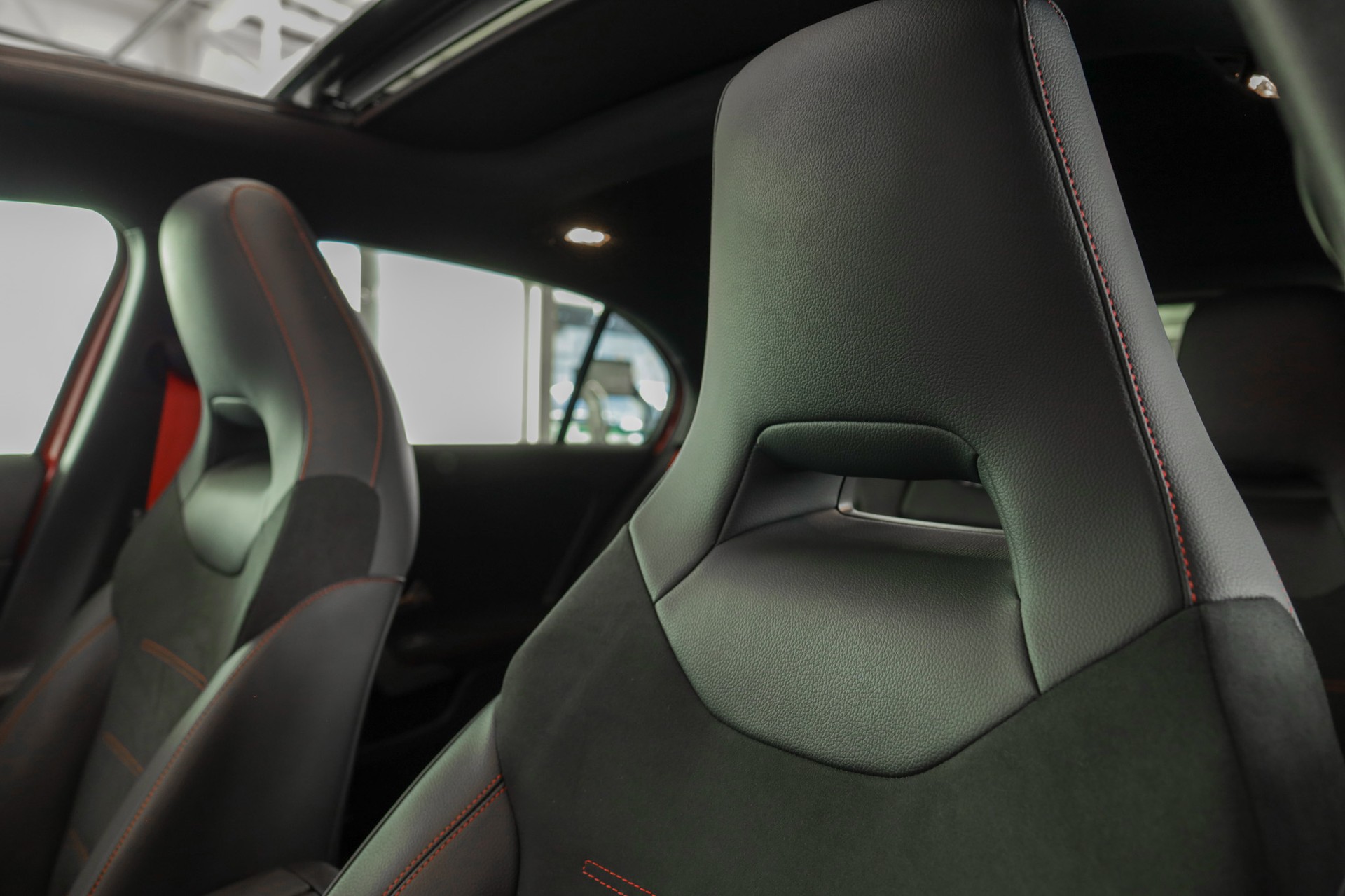 MERCEDES-BENZ A 45 S AMG 4Matic+ Speedshift-image-14