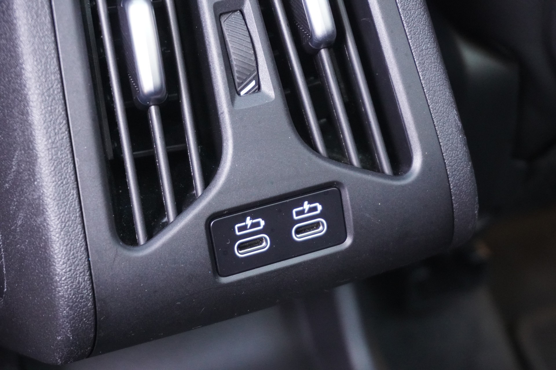 BMW X1 xDrive 23d 48V xLine-image-14