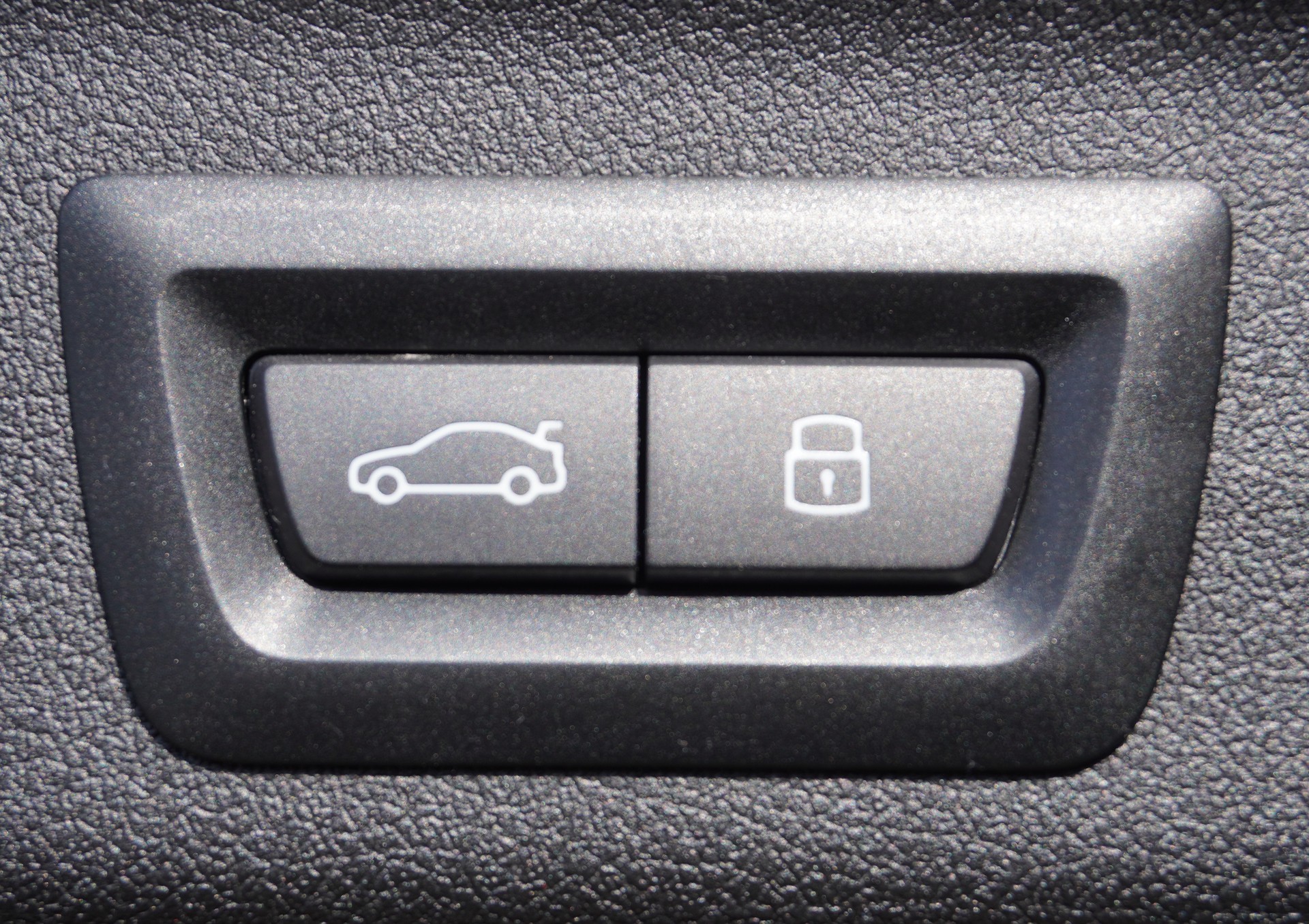 BMW X1 xDrive 23d 48V xLine-image-10