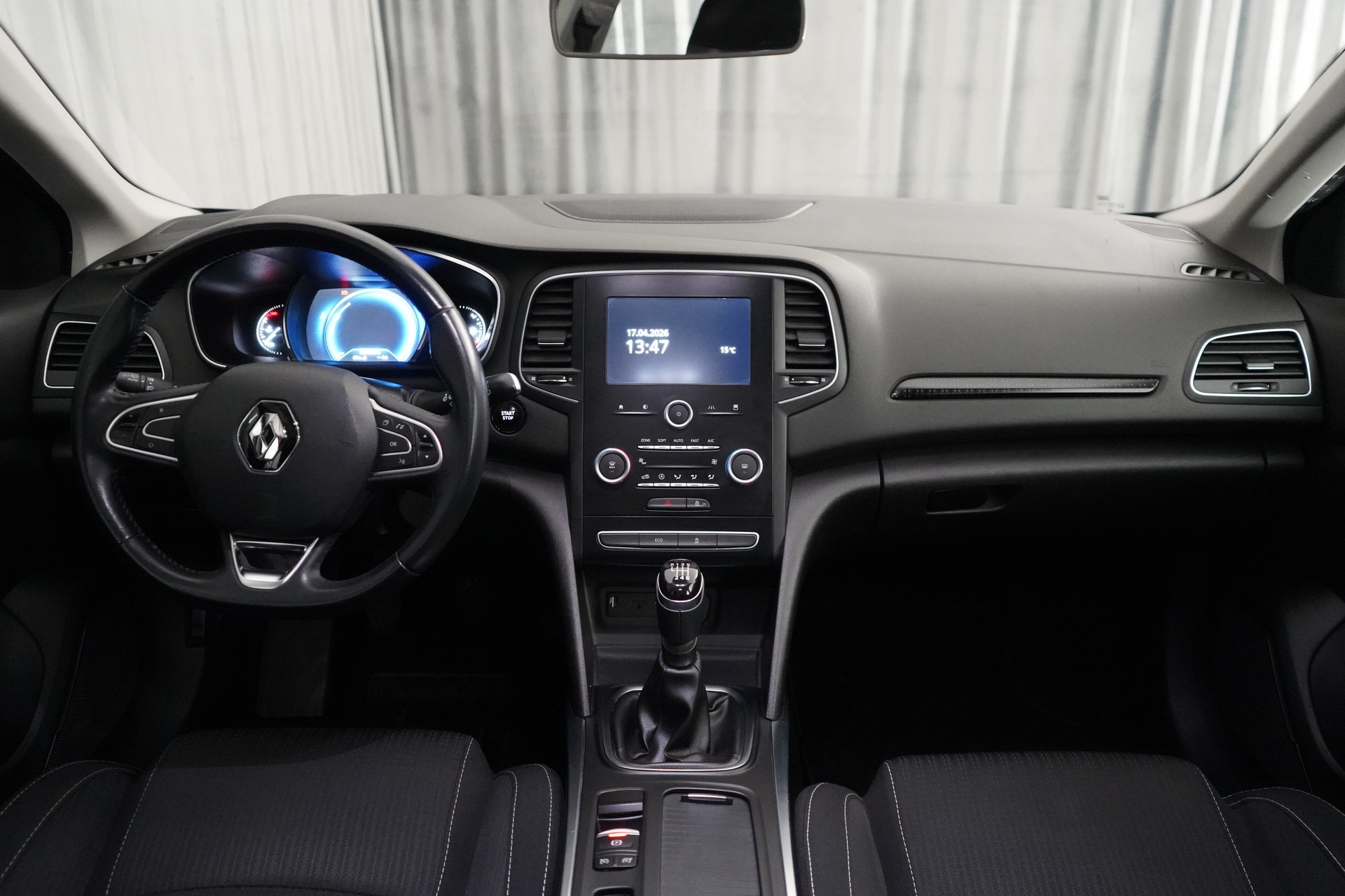 RENAULT Mégane Grandtour 1.2 16V Turbo Bose-image-7